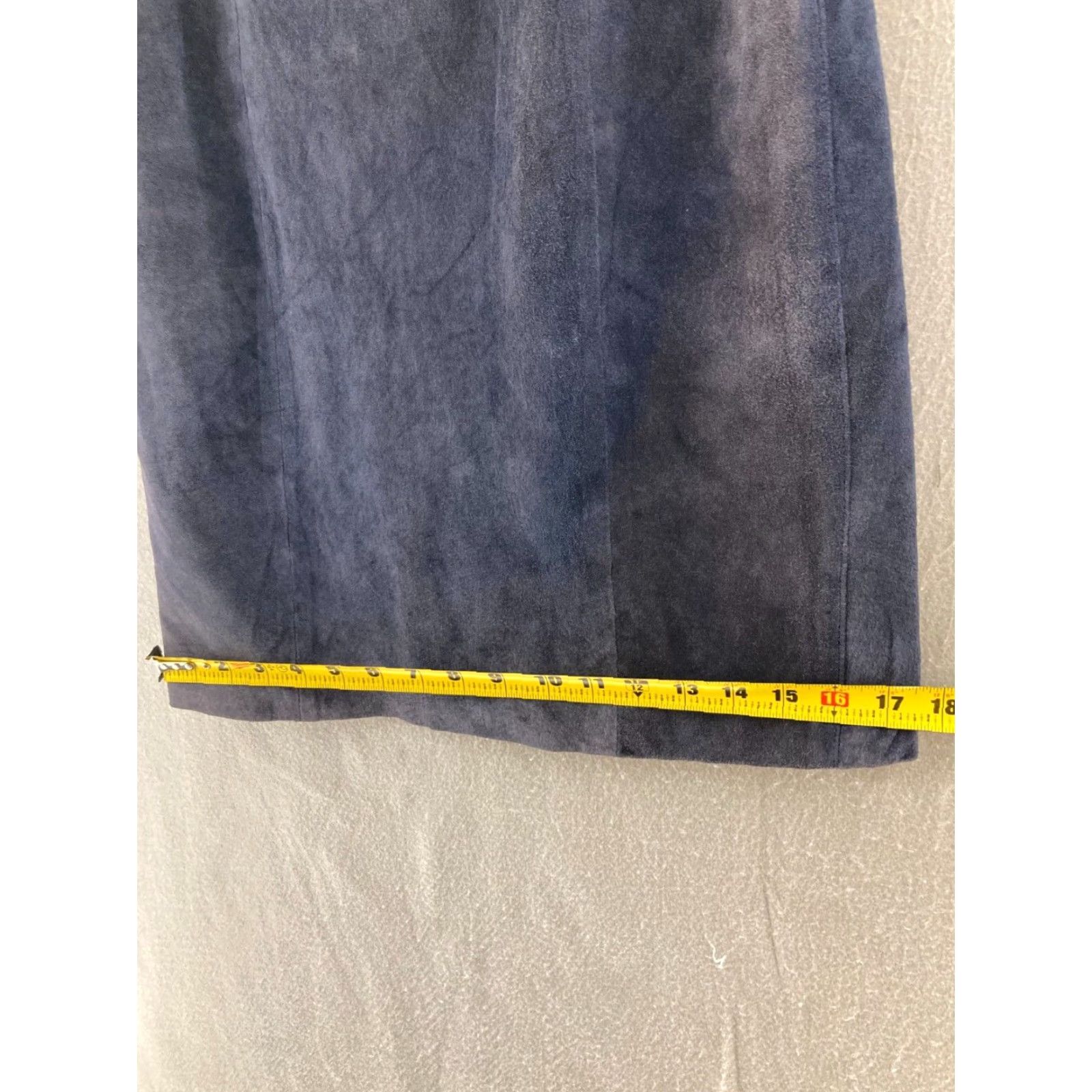Vintage VINTAGE Rock Creek Suede Leather Skirt Womens 6 Knee Length A-Line Blue 100% Genuine Leather Skirt Rock Womens Size 28" / US 6 / IT 42 - 3 Thumbnail