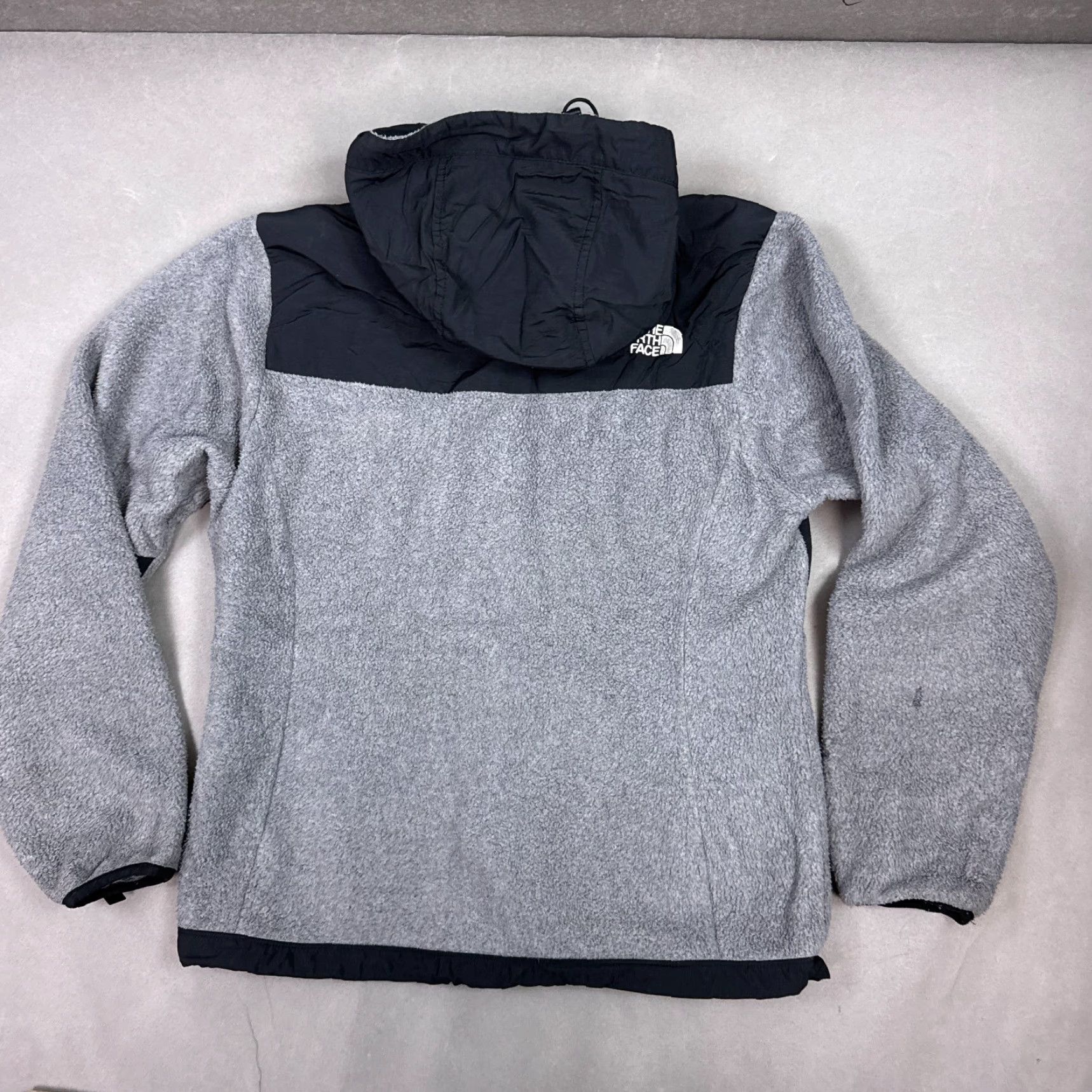 The North Face The North Face Denali Jacket Womens Small Gray Black Hooded Fleece All Seasons Thermal Full Zip Size S / US 4 / IT 40 - 2 Thumbnail
