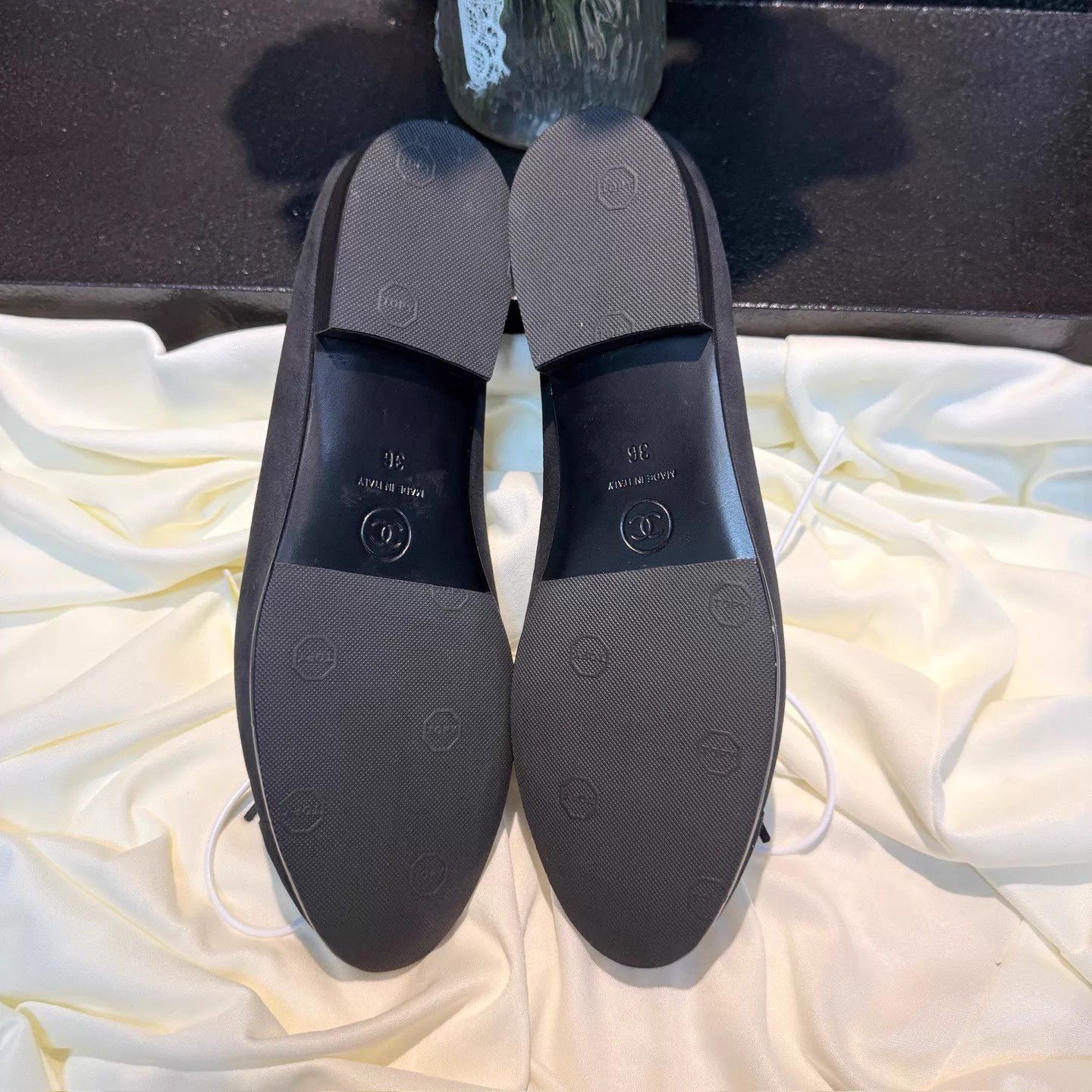 Chanel CHANEL Black CC Embroidered Flat Shoe EU 36 New Size US 5.5 / IT 35.5 - 6 Thumbnail