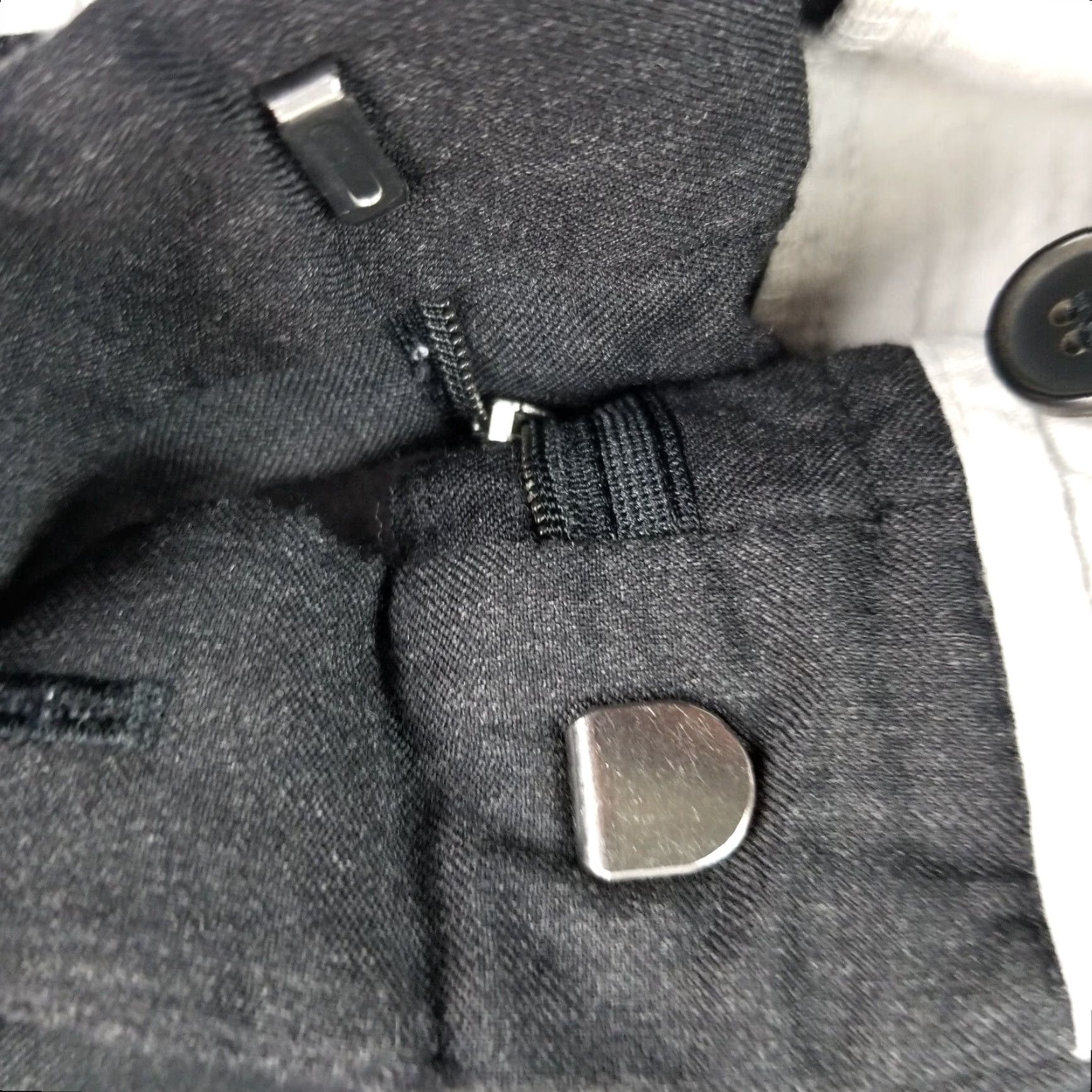 Vintage VINTAGE Hugo Boss Mens Pants Size 38 X 29 Black Pleated Front Straight Dress Slack Wool Size US 38 / EU 54 - 6 Thumbnail