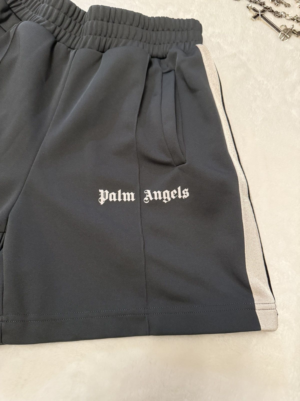 Palm Angels Palm Angels Shorts (Medium) Size US 30 / EU 46 - 2 Thumbnail