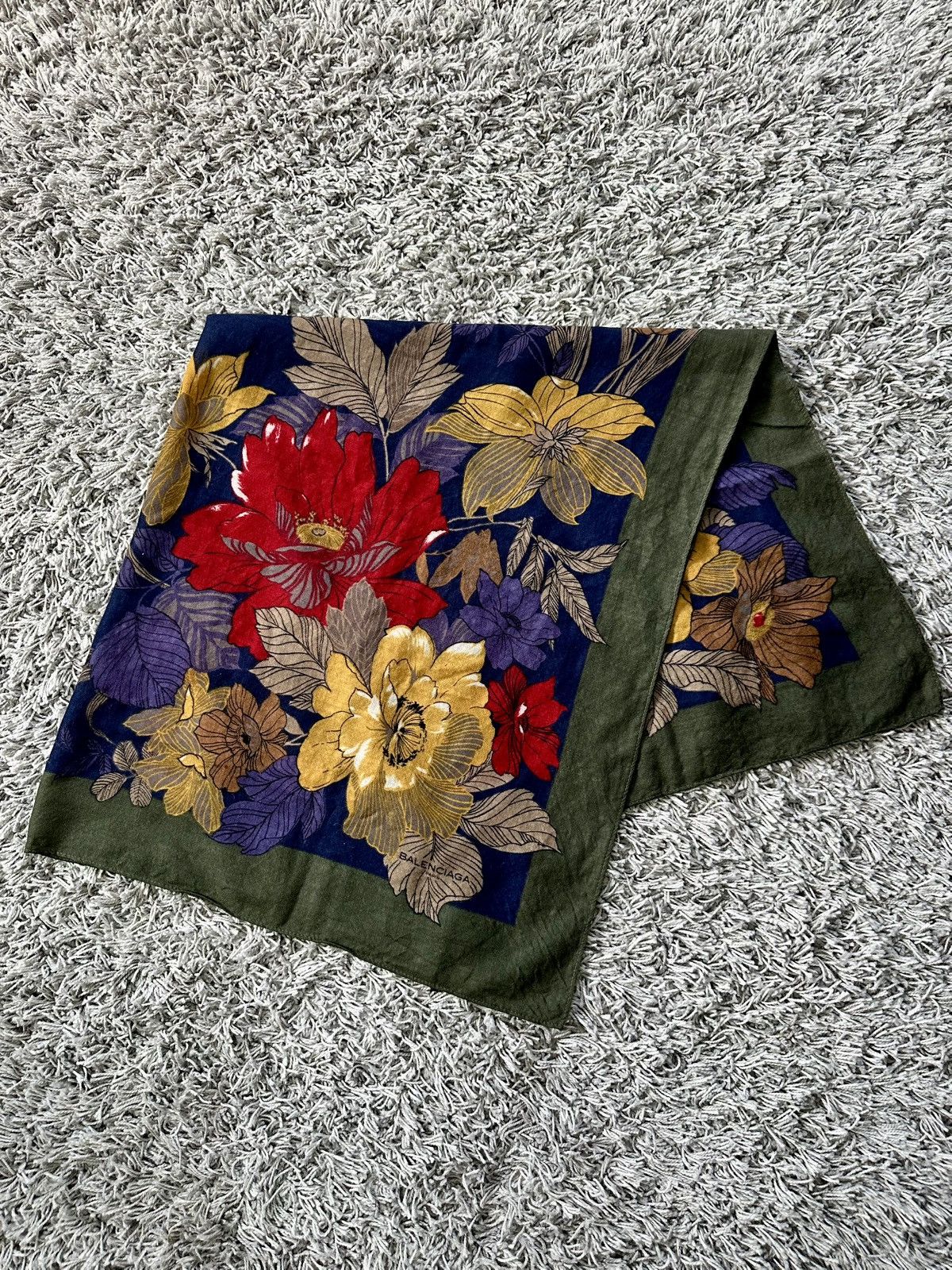 Balenciaga Balenciaga Floral Scarf Shawl Size ONE SIZE - 1 Thumbnail