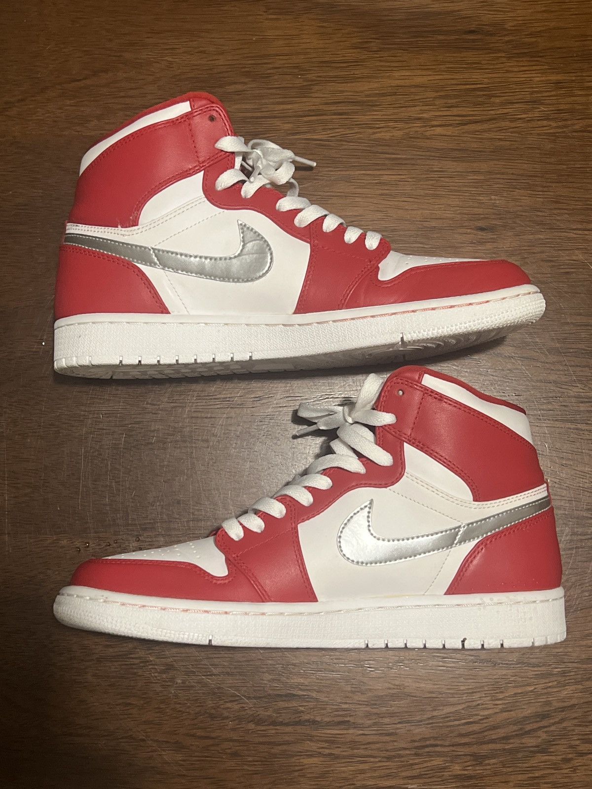 Nike Air Jordan 1 Retro High ‘Silver Medal’ 2016 Size US 9 / EU 42 - 4 Thumbnail