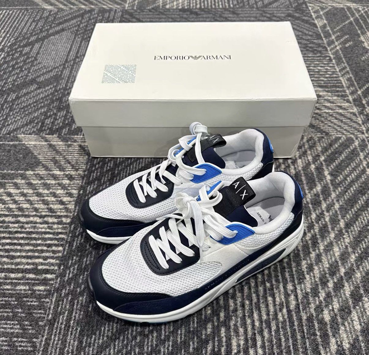 Armani Armani Low Top Sneakers J42 Size US 9.5 / EU 42-43 - 1 Thumbnail