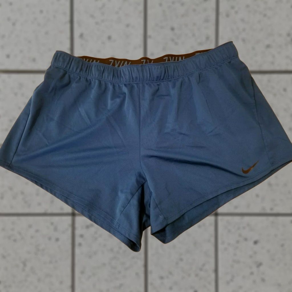 Nike VINTAGE? Nike Shorts Women 1X Blue Athletic Activewear XL? Size 40" / US 18 - 1 Thumbnail