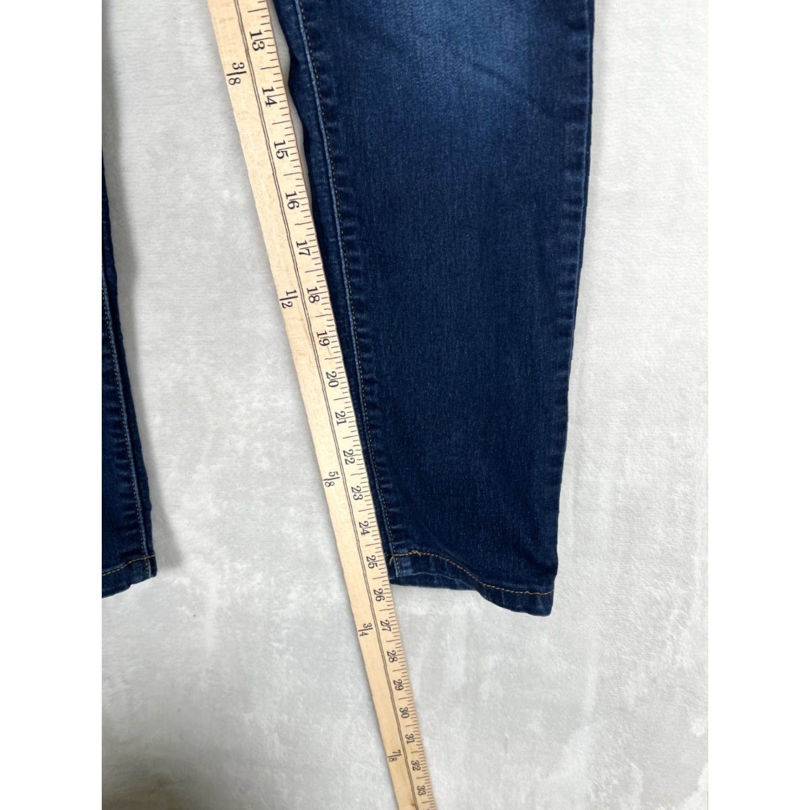 Levi's Levi's 711 Skinny Jeans Women's 29 Dark Wash Mid Rise Stretch Denim Jeans Regular Women Size 29 Black Pocket 5-Pocket Denim Size 27" / US 4 / IT 40 - 4 Thumbnail