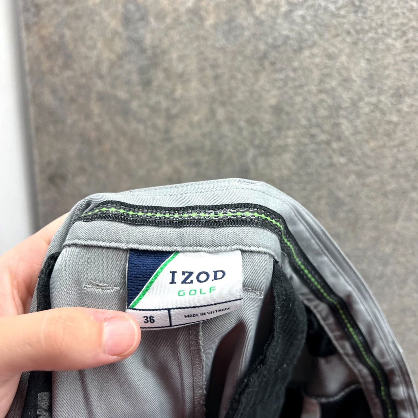 Izod Izod Shorts Men 36 Gray Chino Flat Front Athletic Golf Flat Stretch Casual Business Travel Button Front Pocket Slash Pocket Cotton Size US 36 / EU 52 - 3 Thumbnail