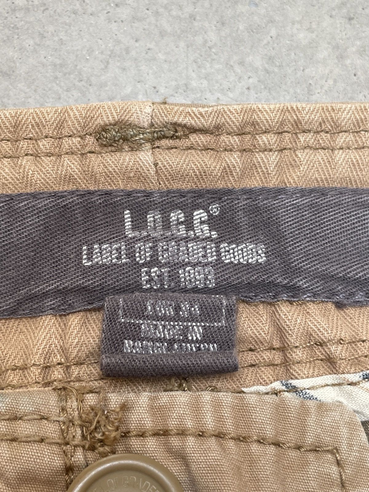 Vintage Vintage Military Cargo Pants Beige Wide Workwear Fit size 36 Size US 36 / EU 52 - 14 Thumbnail