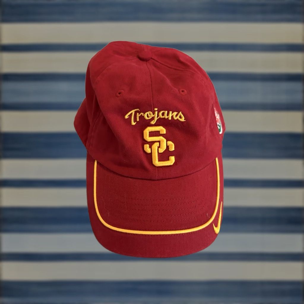 Nike VINTAGE Nike USC Trojans Rose Bowl Strapback Hat Cap Baseball Cap Mens One Size Red Adjustable Cotton Sports Theme Size ONE SIZE - 1 Thumbnail
