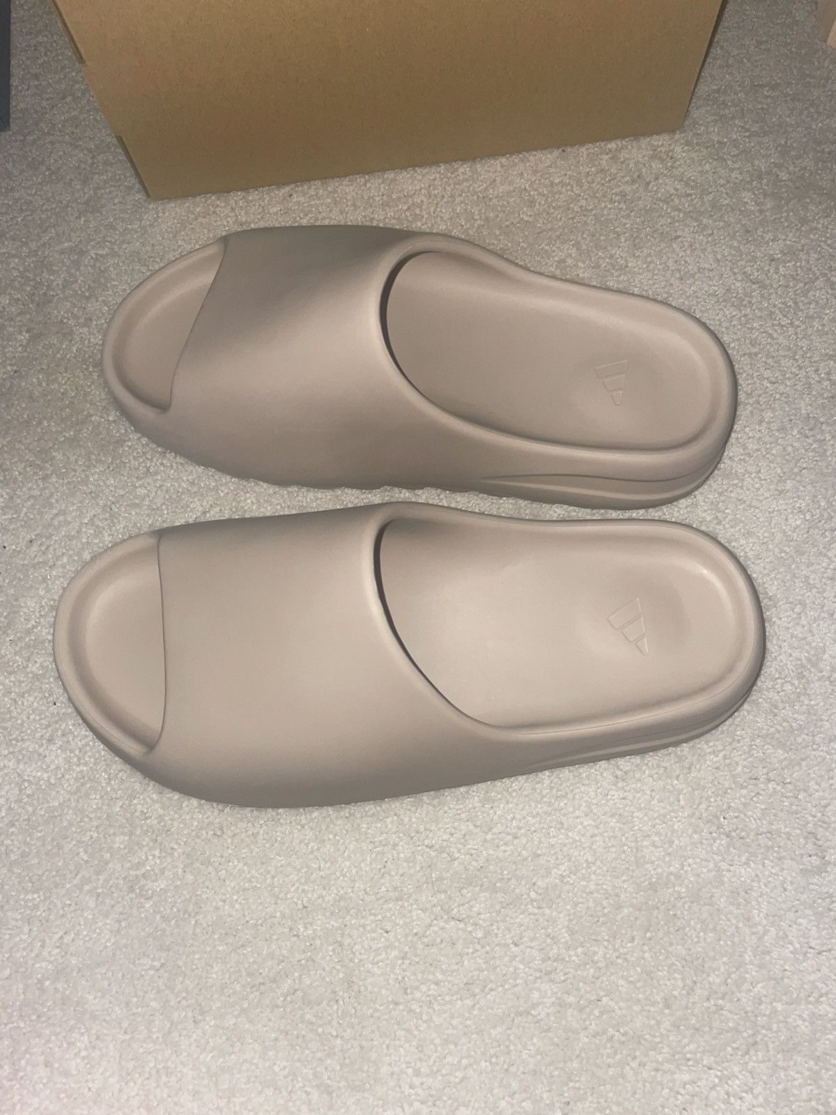 Yeezy yeezy slides pure Size US 11 / EU 44 - 1 Thumbnail
