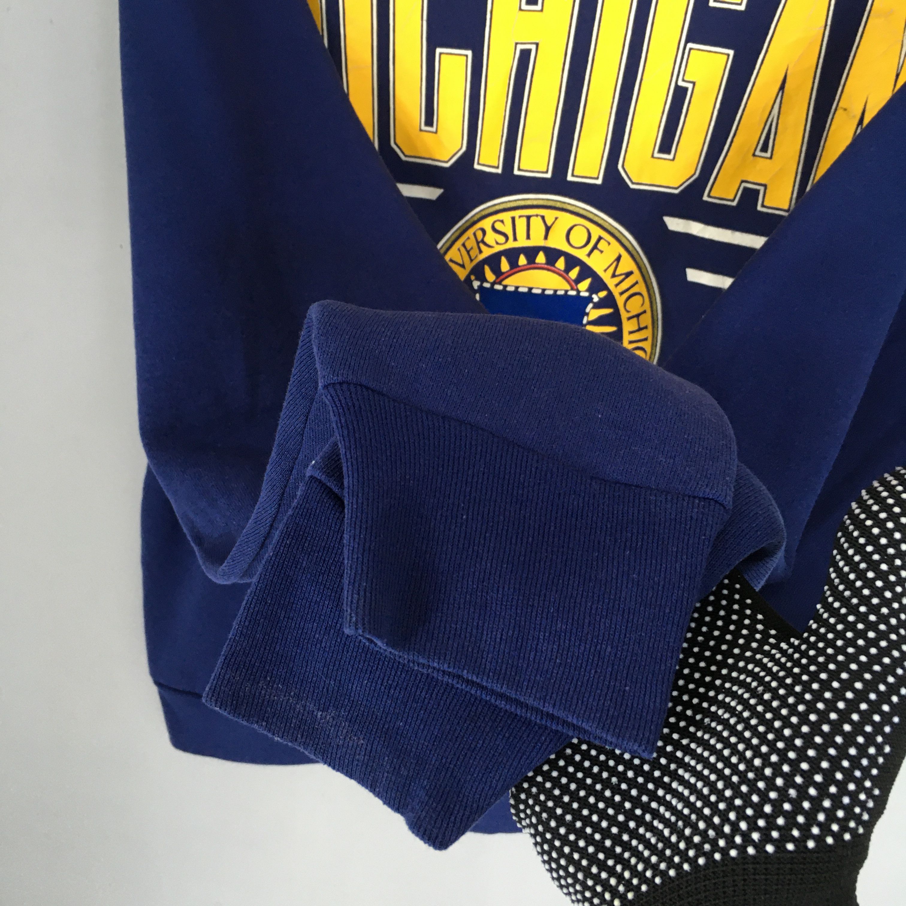 NCAA × Vintage Vintage 90s Michigan Wolverines NCAA Sweatshirt XLarge Size US XL / EU 56 / 4 - 5 Thumbnail