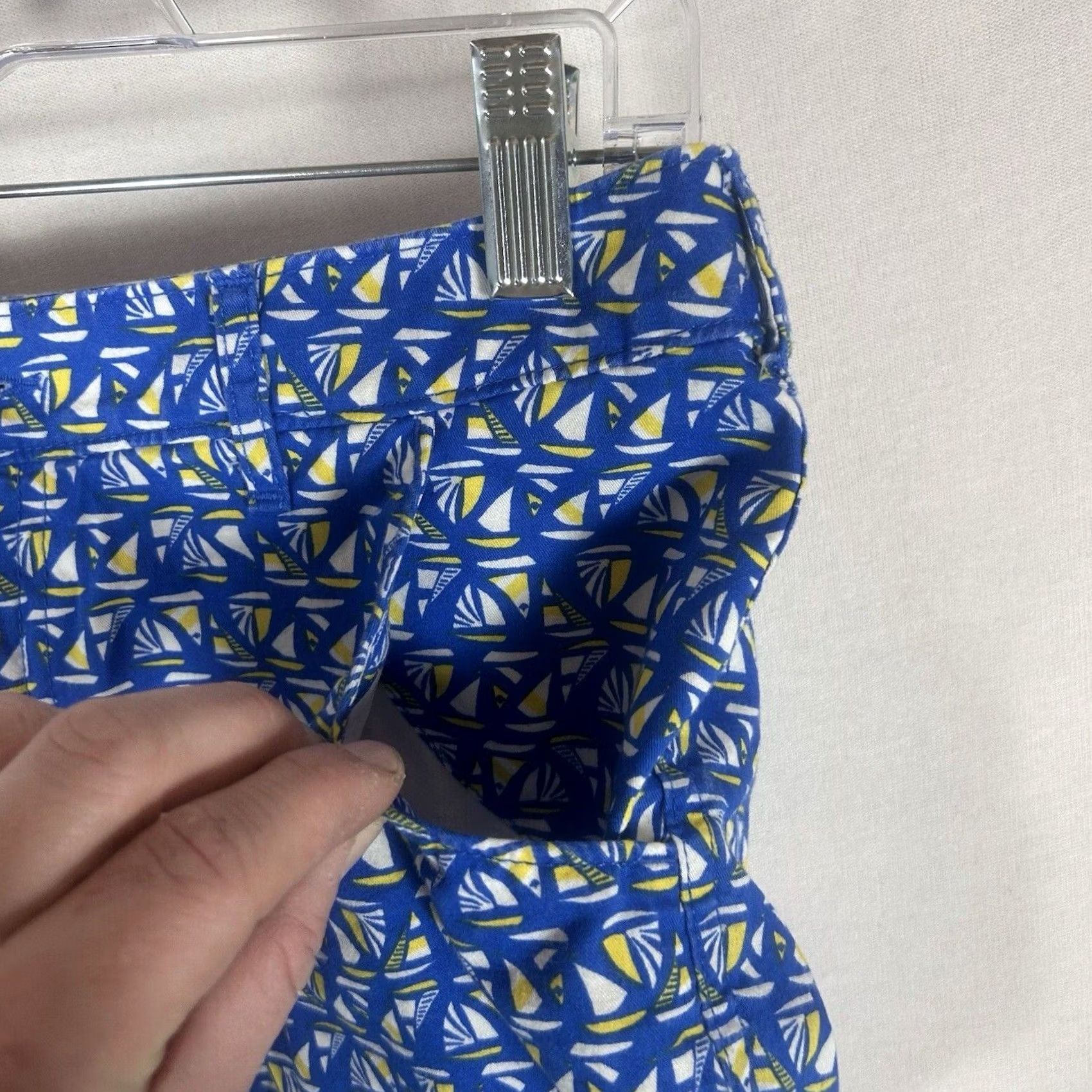 Vintage Columbia Bermuda Shorts Womens 4 Blue Abstract 3" Casual Hiking Pants with Pockets Size 27" / US 4 / IT 40 - 5 Thumbnail