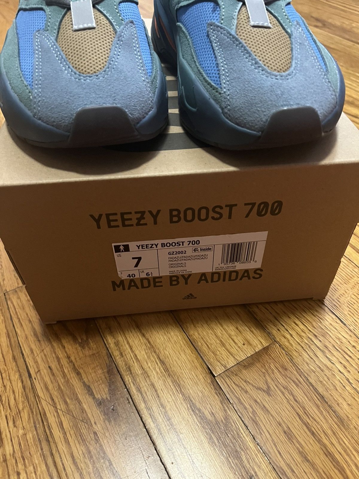 Yeezy Yeezy Boost 700 Size US 7 / EU 40 - 5 Thumbnail