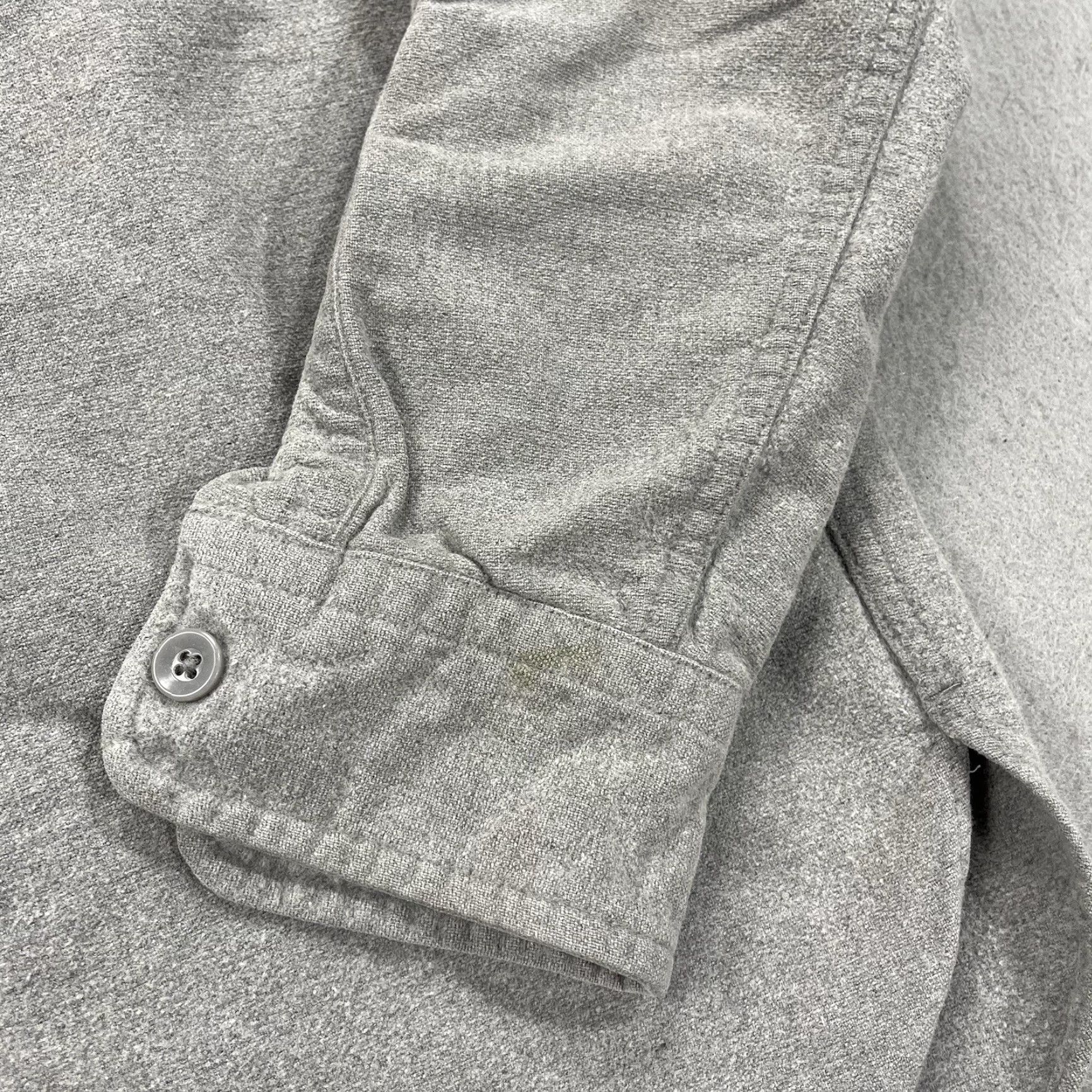 Vintage VINTAGE L.L. Bean Shirt Mens 15 1/2 Gray Chamois Heavy Flannel Button Made USA 90s Size US L / EU 52-54 / 3 - 4 Thumbnail