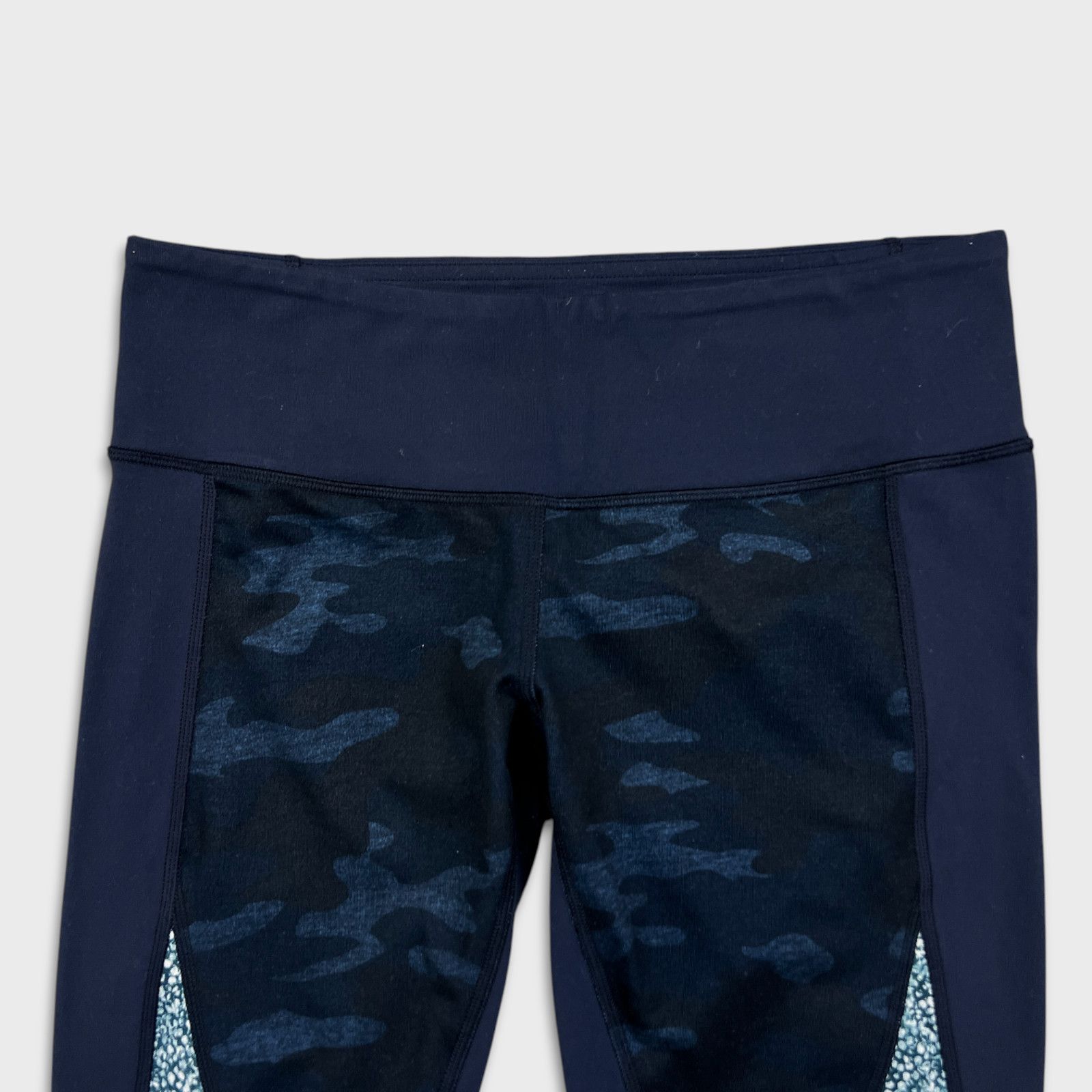 Lululemon Lululemon Wunder Under Crop Full-On Luon Mid Rise Leggings Size 30" / US 8 / IT 44 - 2 Thumbnail