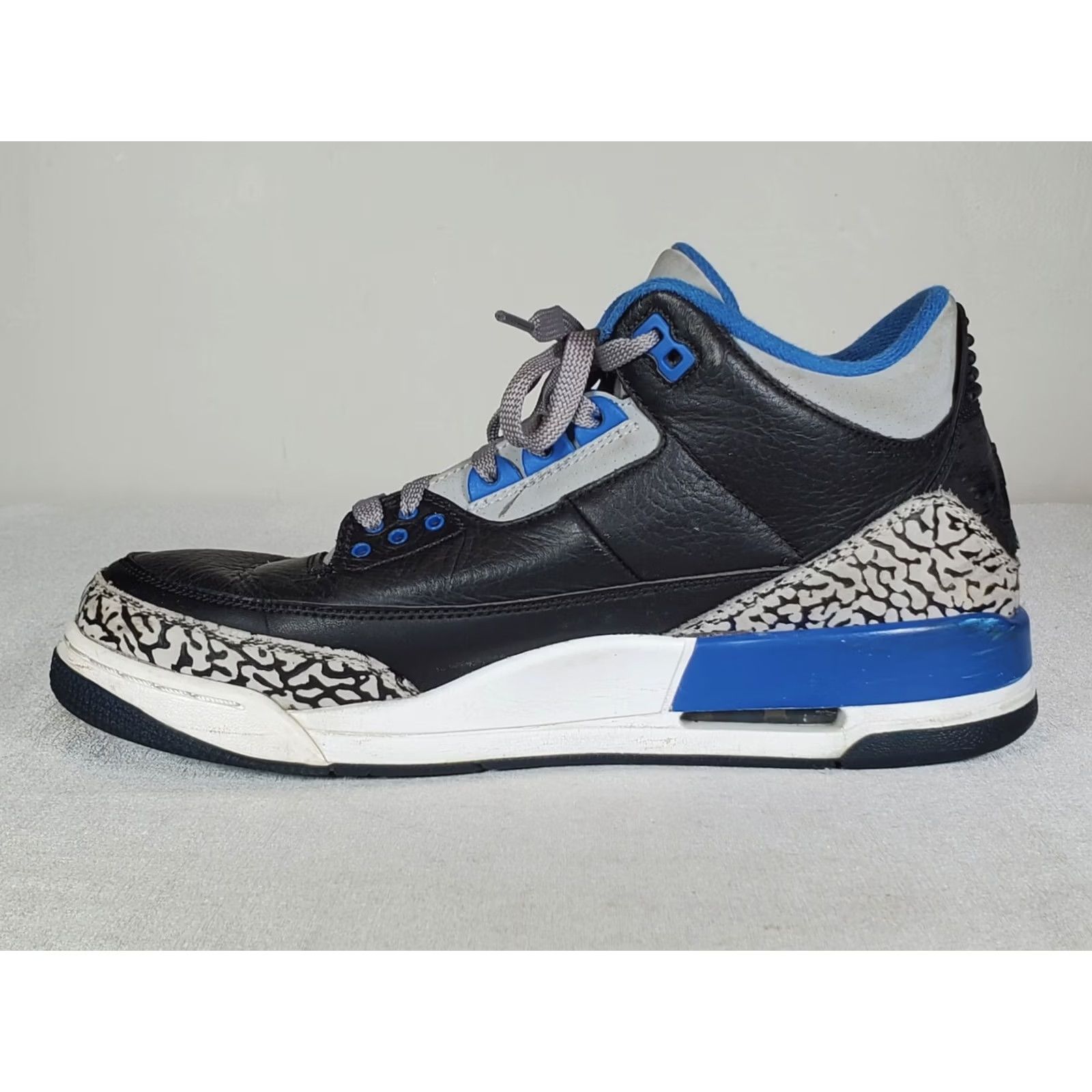 Jordan Brand Nike Air Jordan 3 Retro Black Sport Blue Wolf Gray 136064-007 Men’s US 9.5 Sneakers Size US 10 / EU 43 - 3 Thumbnail