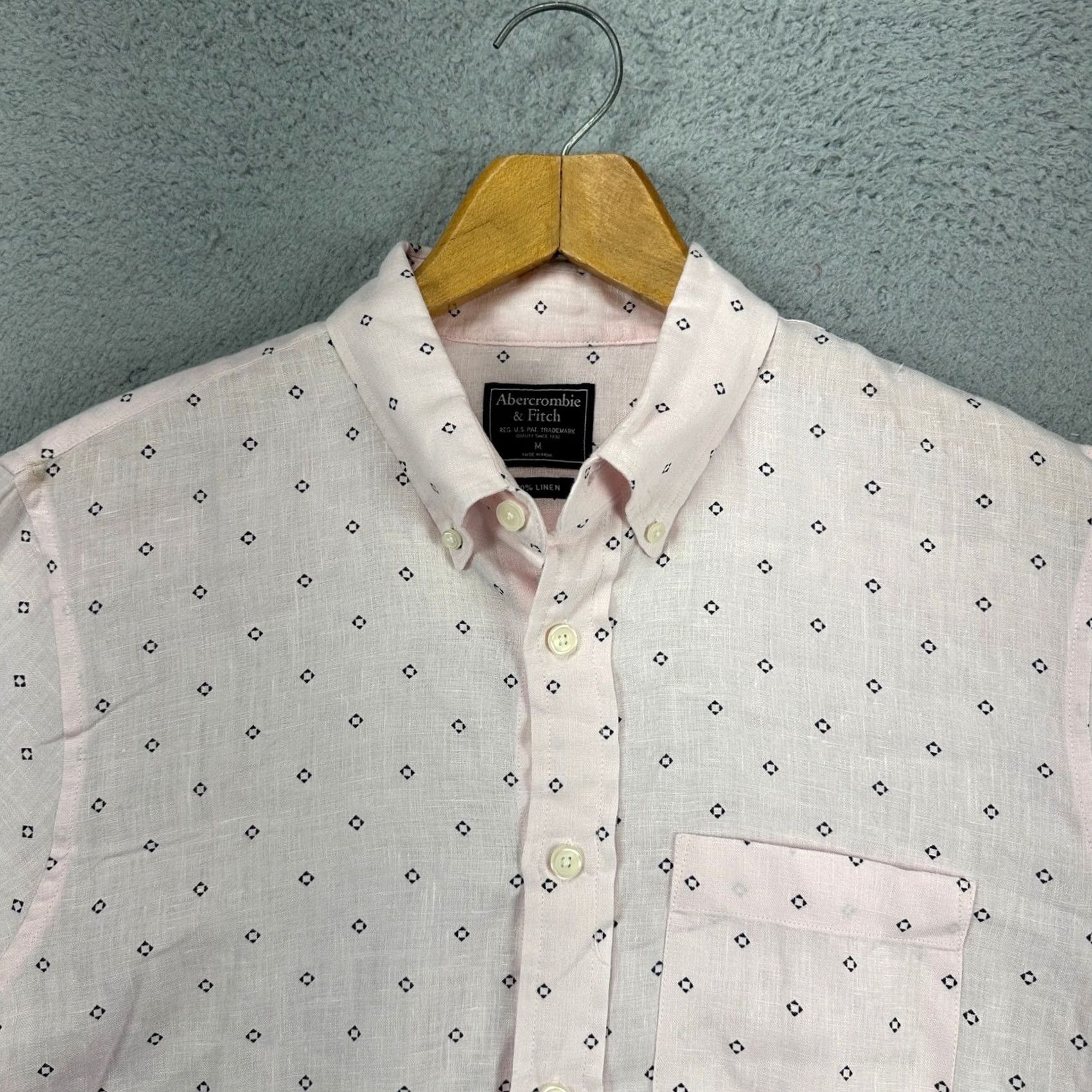 Abercrombie & Fitch Abercrombie & Fitch Shirt Mens Button-Down Geometric 100% Linen Light Pink Medium Long Sleeve Button-Up Collared Vintage? No (remove) Size US M / EU 48-50 / 2 - 2 Thumbnail