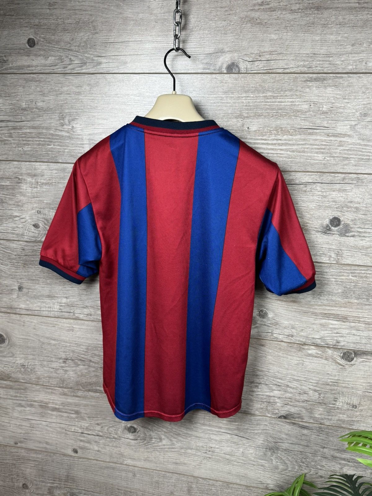 Nike BARCELONA 1998 1999 HOME FOOTBALL NIKE SHIRT SOCCER JERSEY Size US S / EU 44-46 / 1 - 13 Thumbnail