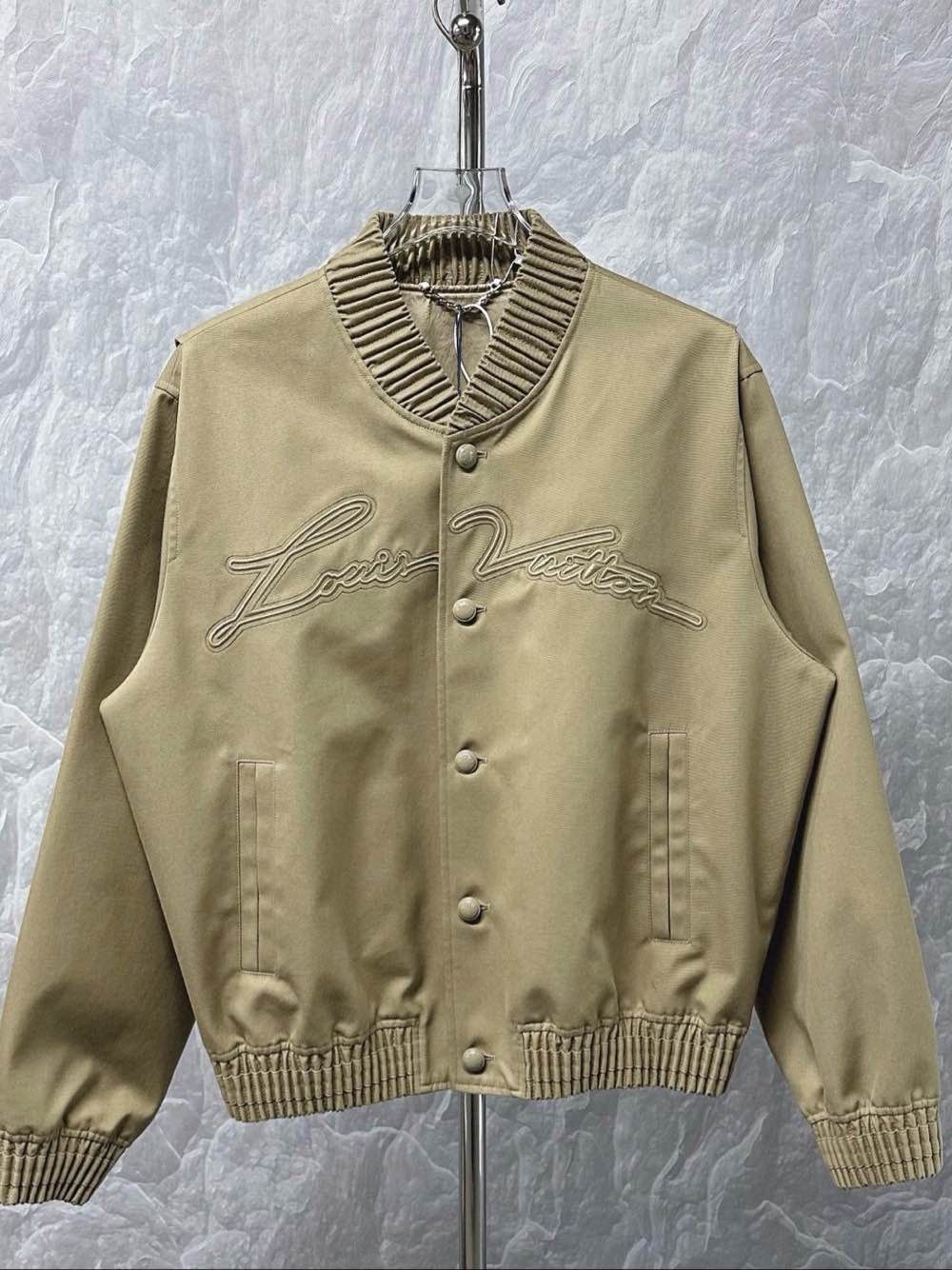 Louis Vuitton Louis Vuitton Embroidered Logo Bomber Jacket Size 50 Size US M / EU 48-50 / 2 - 1 Thumbnail