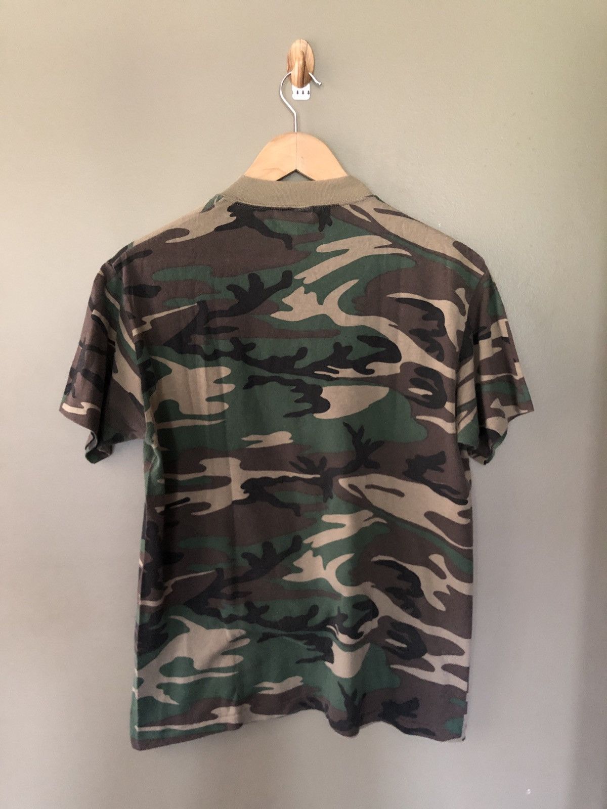 Vintage CRAZY 🔥🔥 Vintage 90s Camo Tee Size US M / EU 48-50 / 2 - 2 Thumbnail