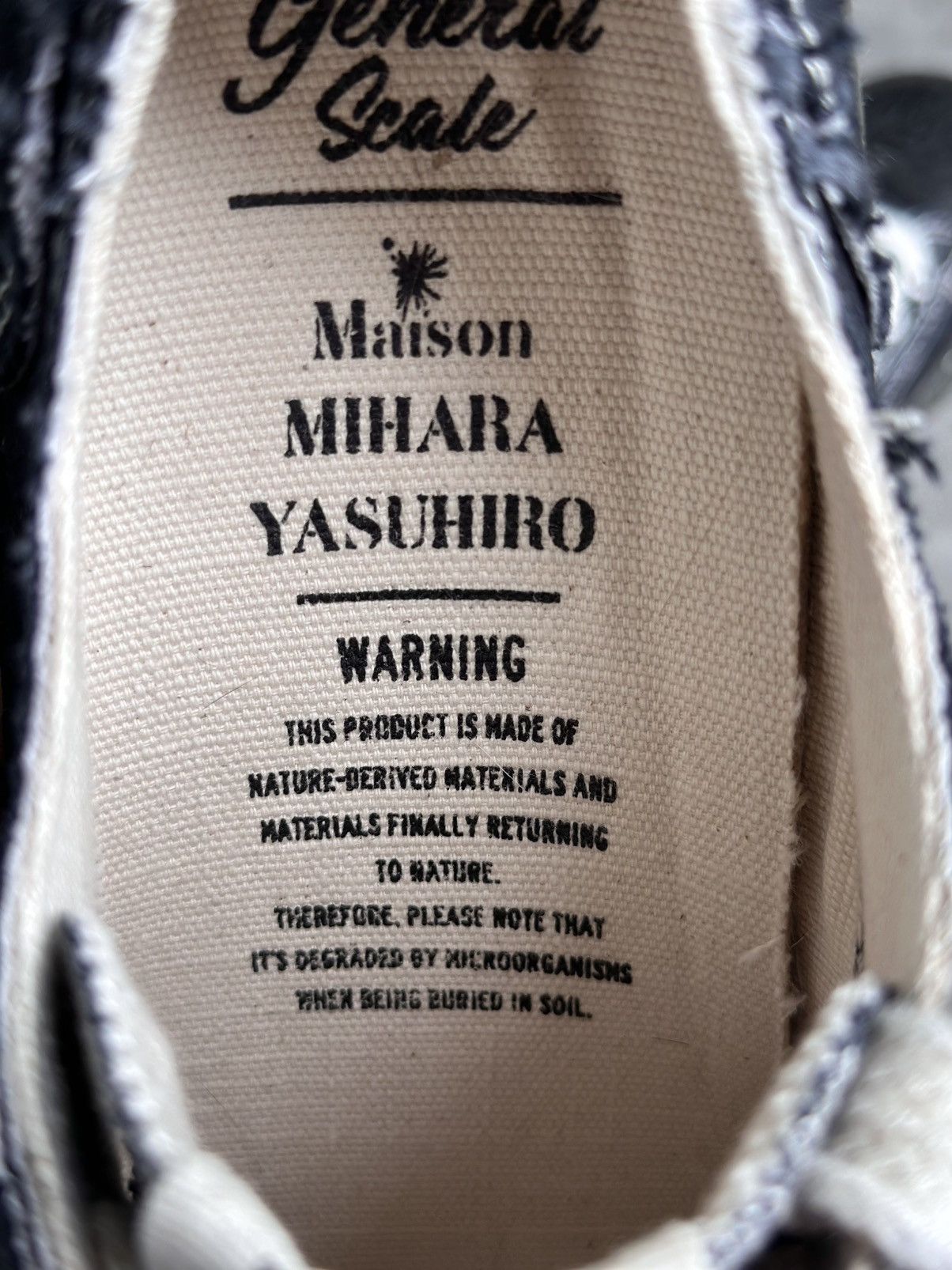 MAISON MIHARA YASUHIRO MMY GENERAL SCALE LOW TOP SNEAKERS