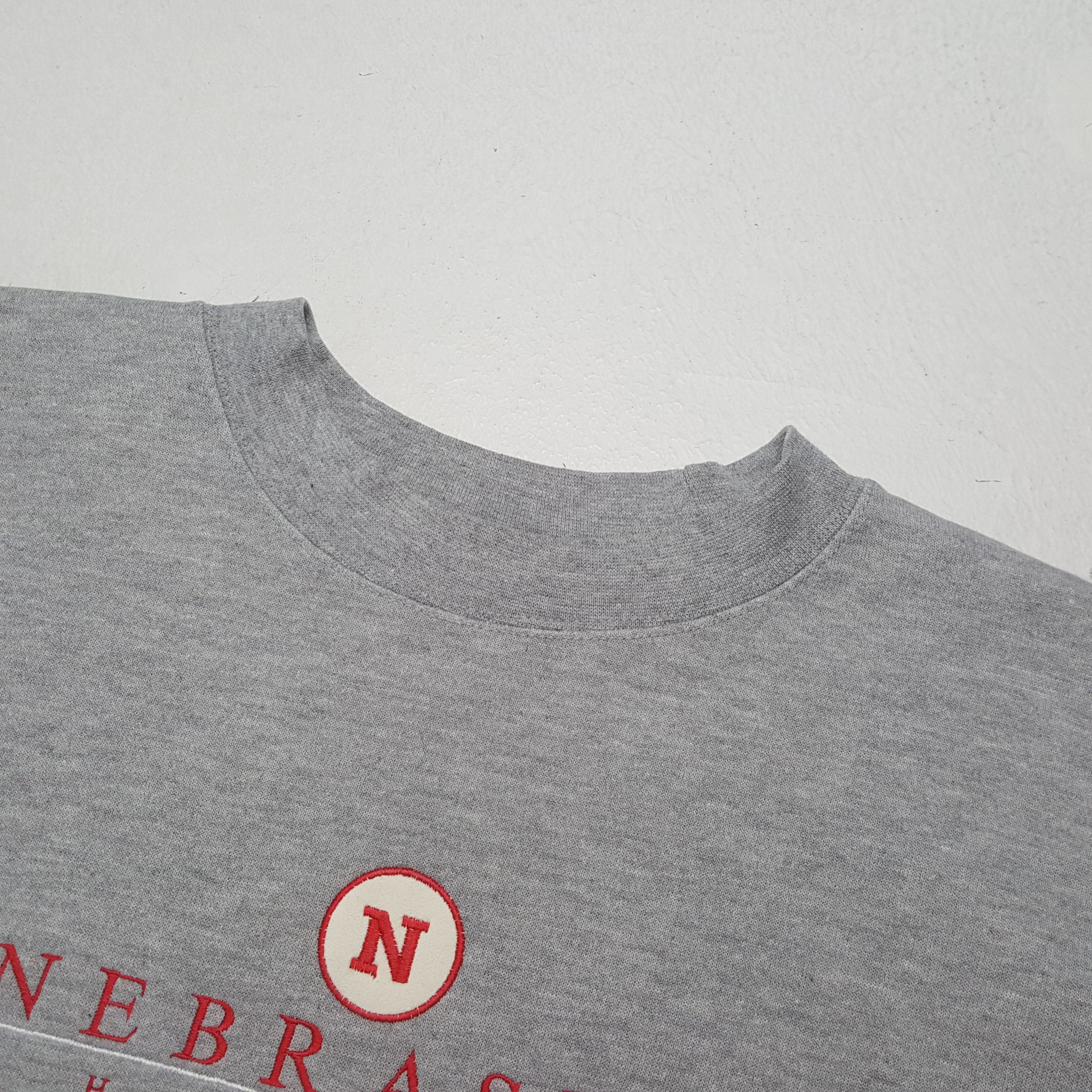 Jansport × NBA × Vintage Vintage NEBRASKA Huskers Basketball Sweatshirt C287N22 Size US XXL / EU 58 / 5 - 4 Thumbnail