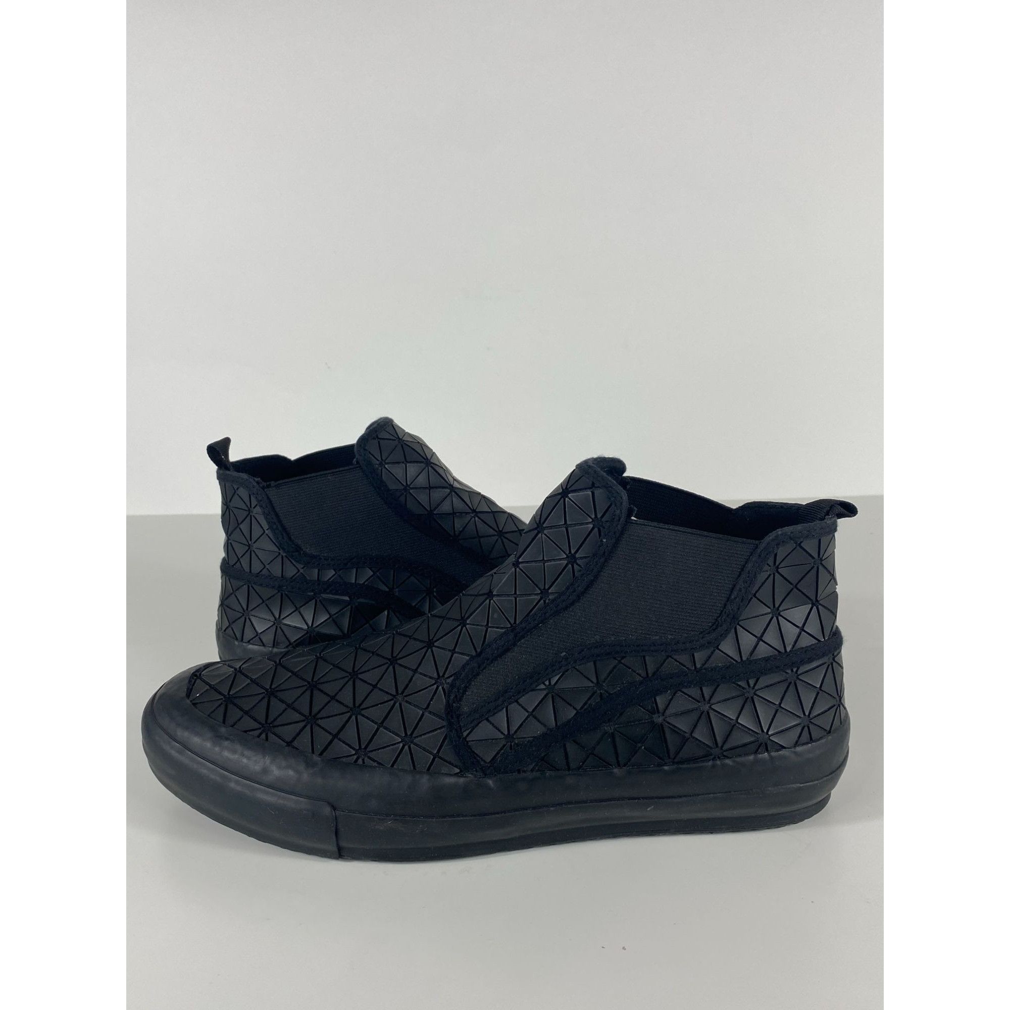 Zara Zara Man Rubber Texture Square/Diamond Pattern Slip On Sneak Size US 11 / EU 44 - 1 Thumbnail