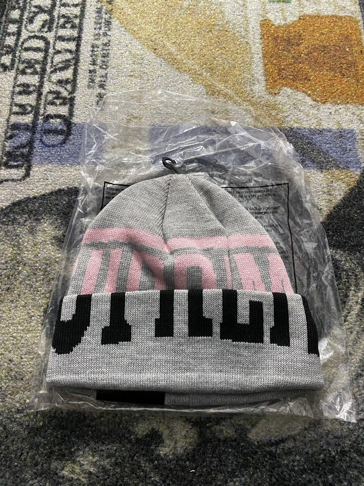New Era × Supreme Supreme New Era 2-Tone Logo Beanie (FW21) Grey Size ONE SIZE - 1 Thumbnail