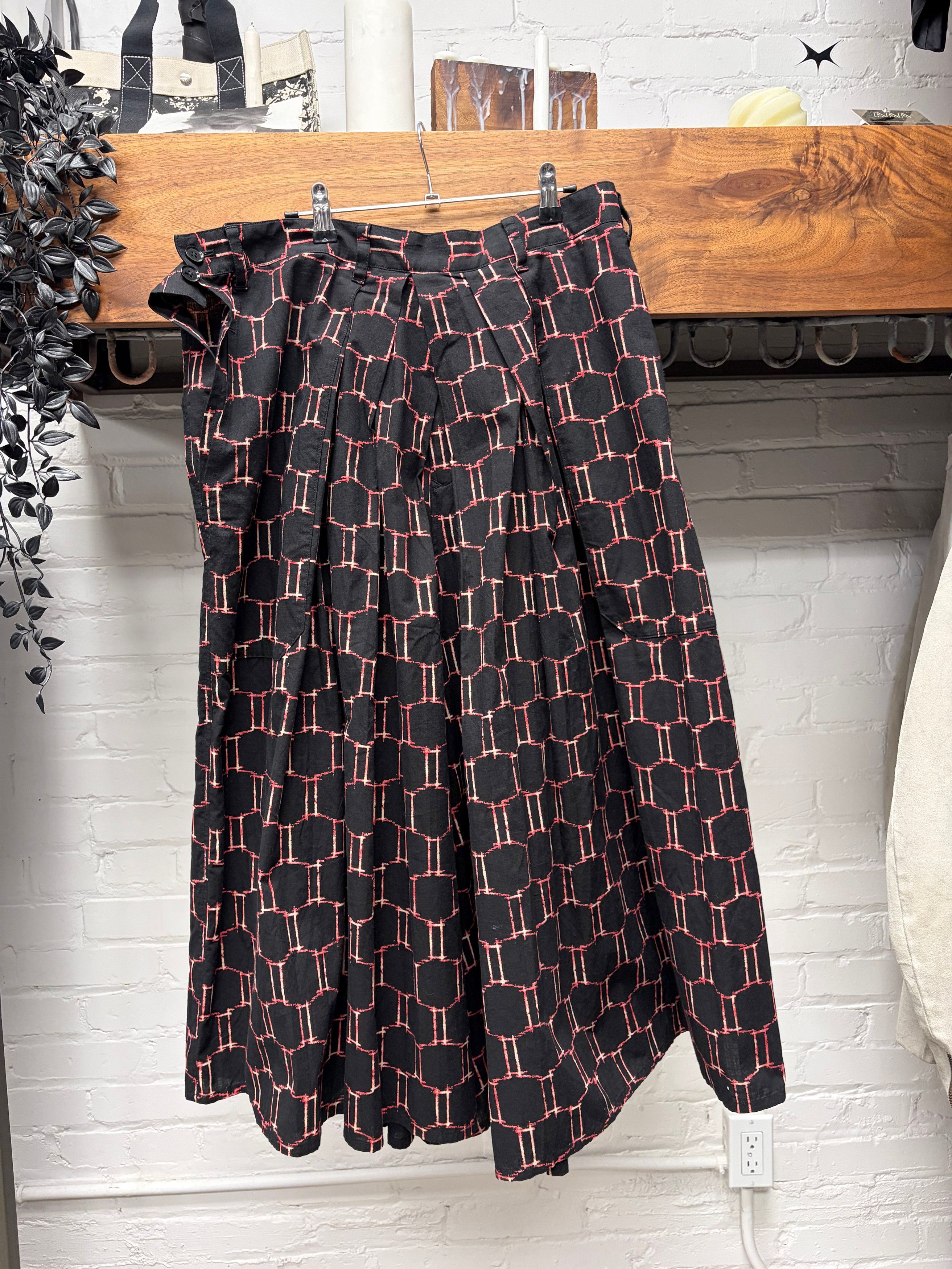 Yohji Yamamoto Yohji Yamamoto Pour Homme Patterned Red/Black Carousel Balloon Cut Shorts Size US 34 / EU 50 - 1 Thumbnail