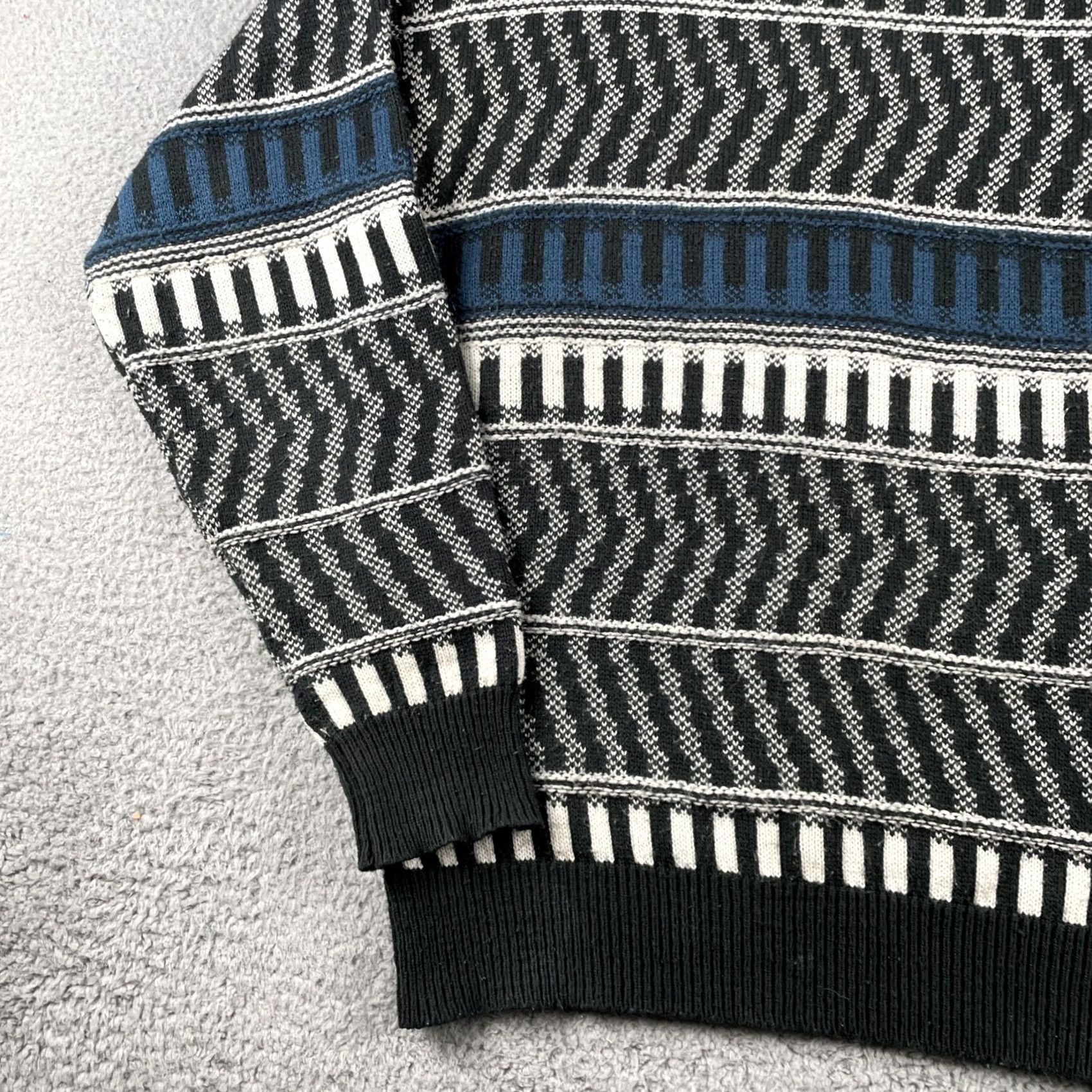 Vintage VINTAGE Sweater Graphix Acrylic Knit Geometric Sweater Mens XL Black & White 90s Size US XL / EU 56 / 4 - 3 Thumbnail