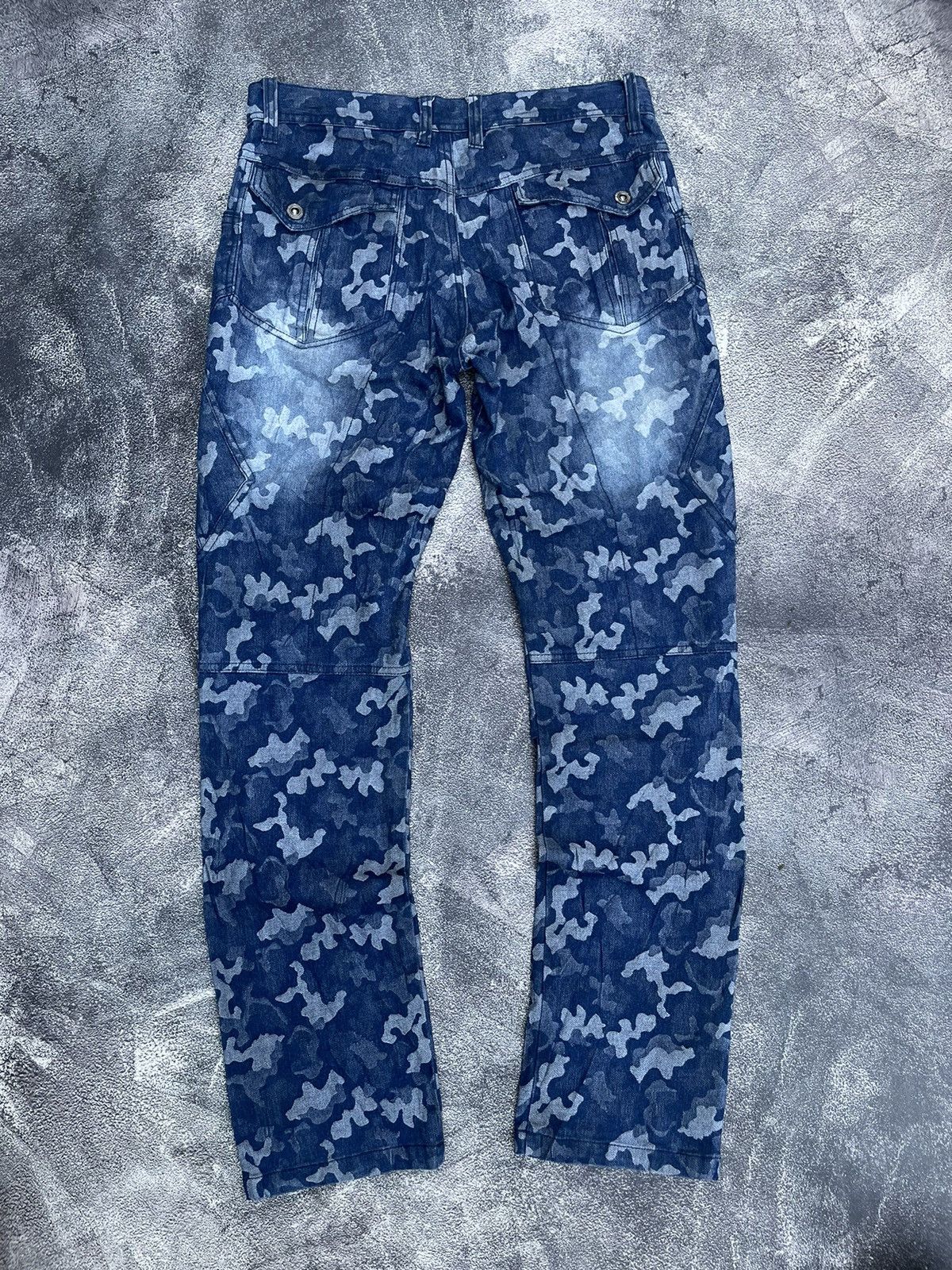 In The Attic In The Attic Multi Pocket Abstract Camo Faded Style Pants Size US 31 - 6 Thumbnail