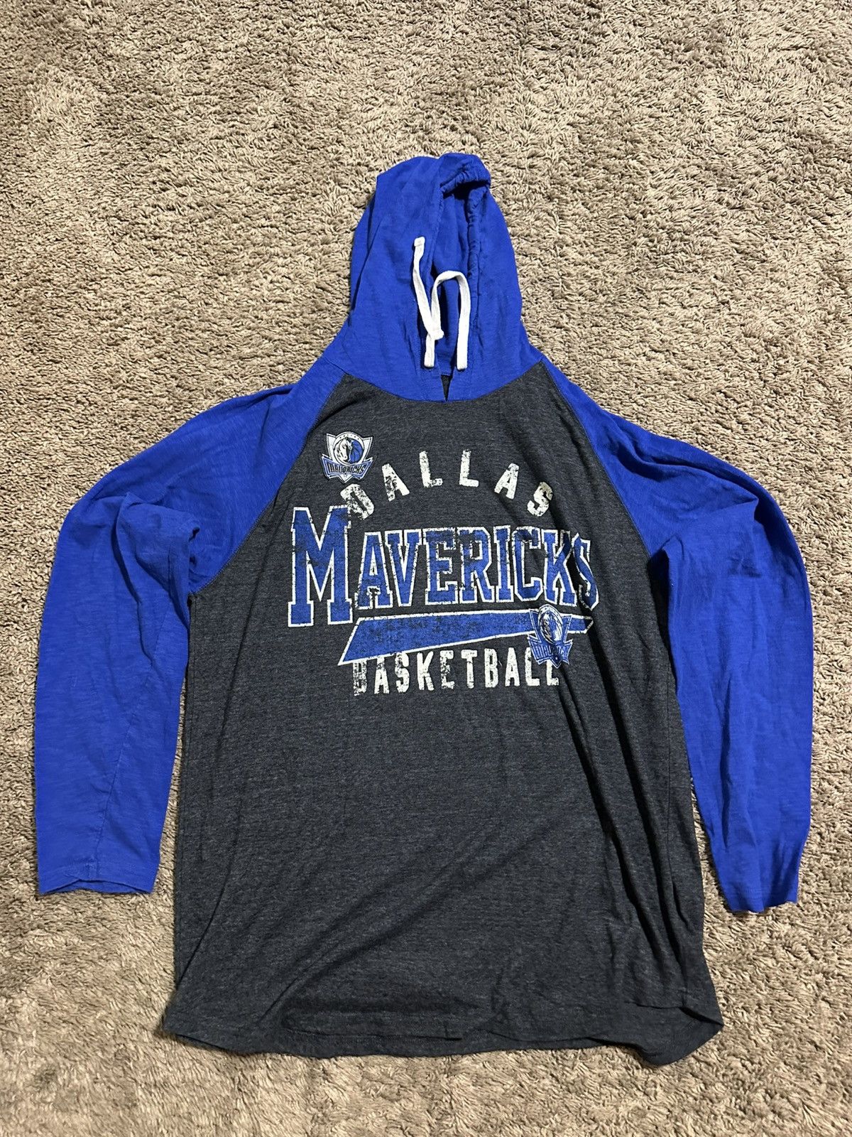 NBA Vintage Dallas Mavericks hoodie shirt 00s size xl Size US XL / EU 56 / 4 - 1 Thumbnail