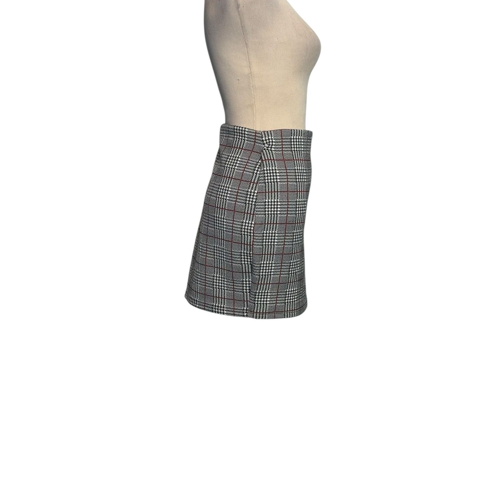 Bershka Bershka black white plaid pull on mini skirt size Medium Size 30" / US 8 / IT 44 - 9 Thumbnail