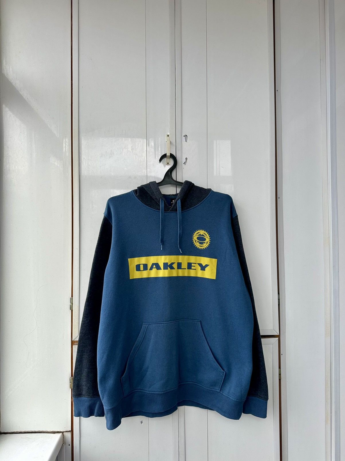 Oakley Vintage Oakley Hoodie Yellow Logo Y2K Size US XL / EU 56 / 4 - 1 Thumbnail
