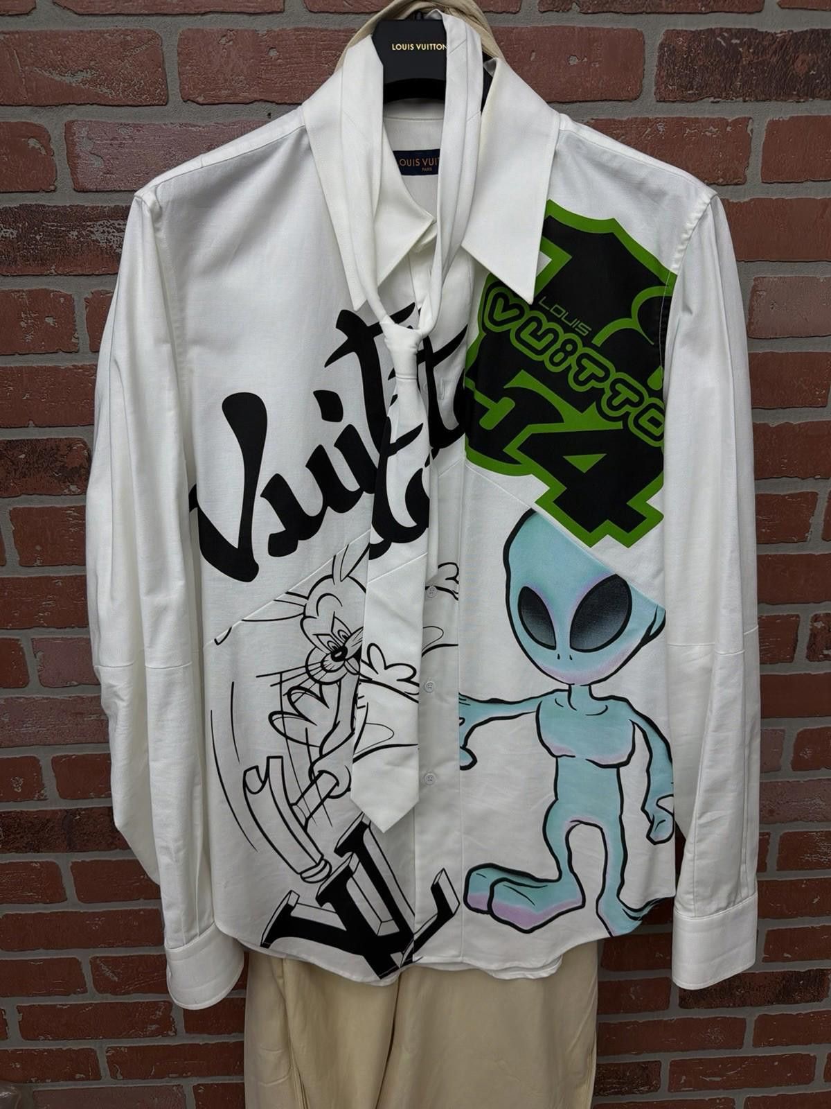 Louis Vuitton LOUIS VUITTON Button Up Dress Shirt Alien Logo $1450 XXL Size 48R - 1 Thumbnail