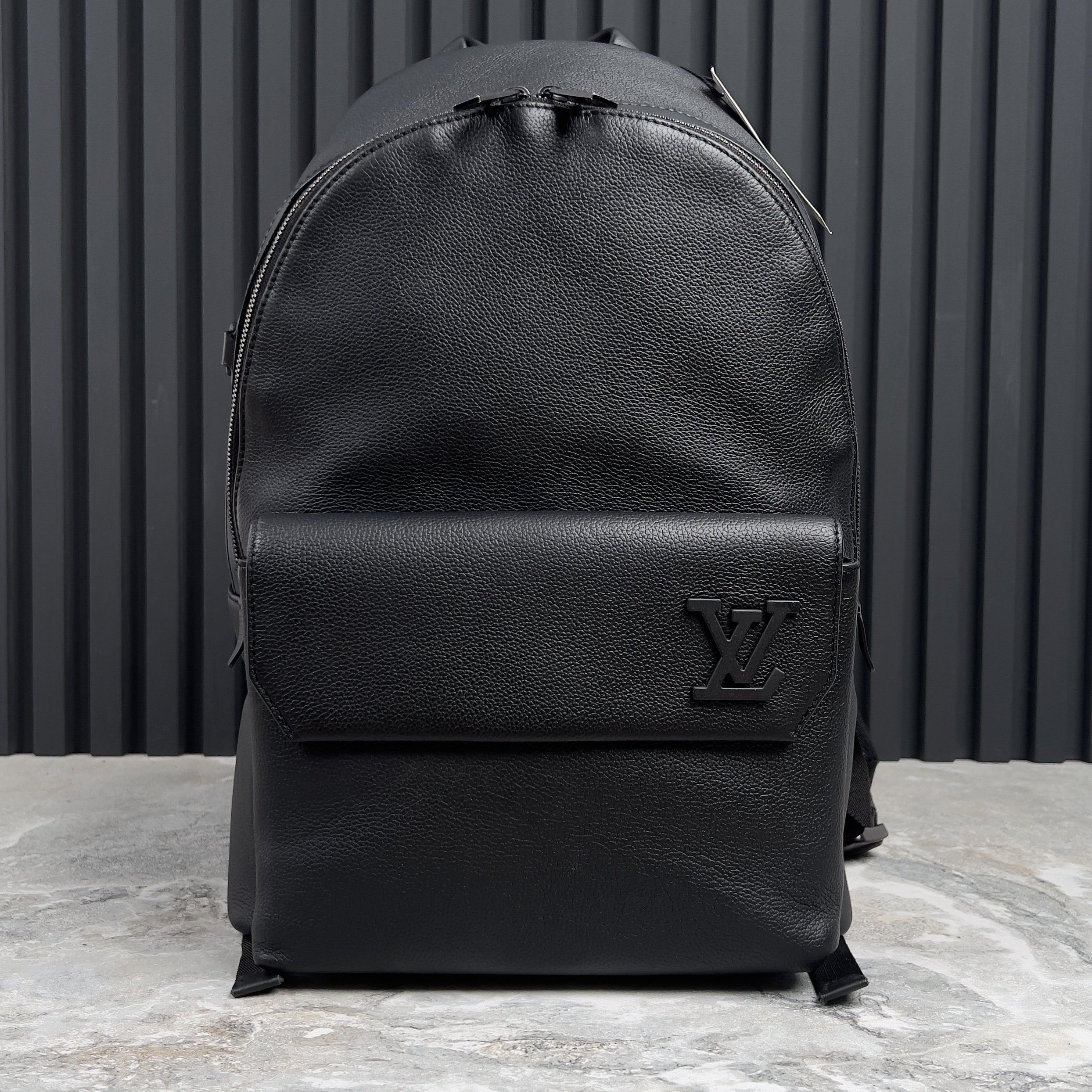 Louis Vuitton Louis Vuitton Aerogram Takeoff Backpack Grain Leather Size ONE SIZE - 2 Thumbnail