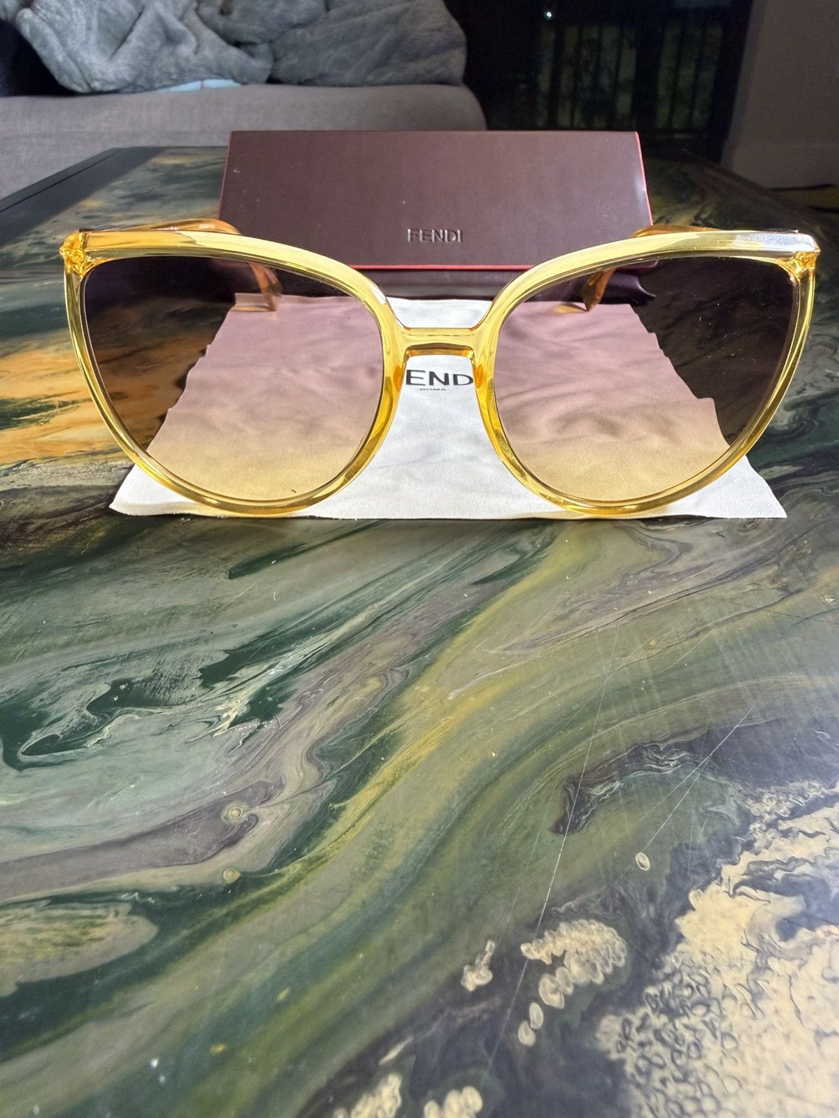 Fendi Logo Detail Sunglasses Size ONE SIZE - 2 Thumbnail