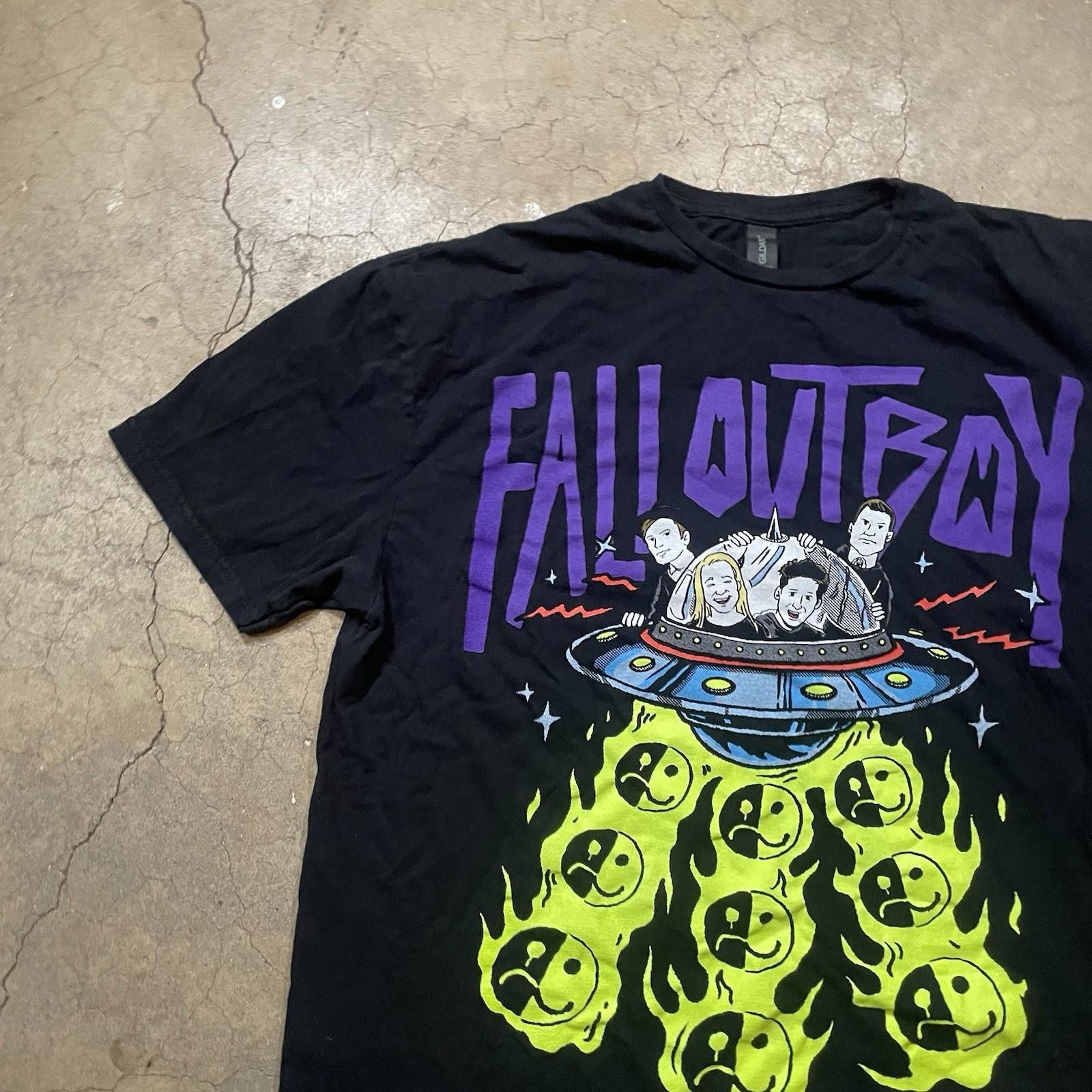 Gildan Fall Out Boy So Much for Tourdust T-Shirt Size XL Size US XL / EU 56 / 4 - 5 Thumbnail