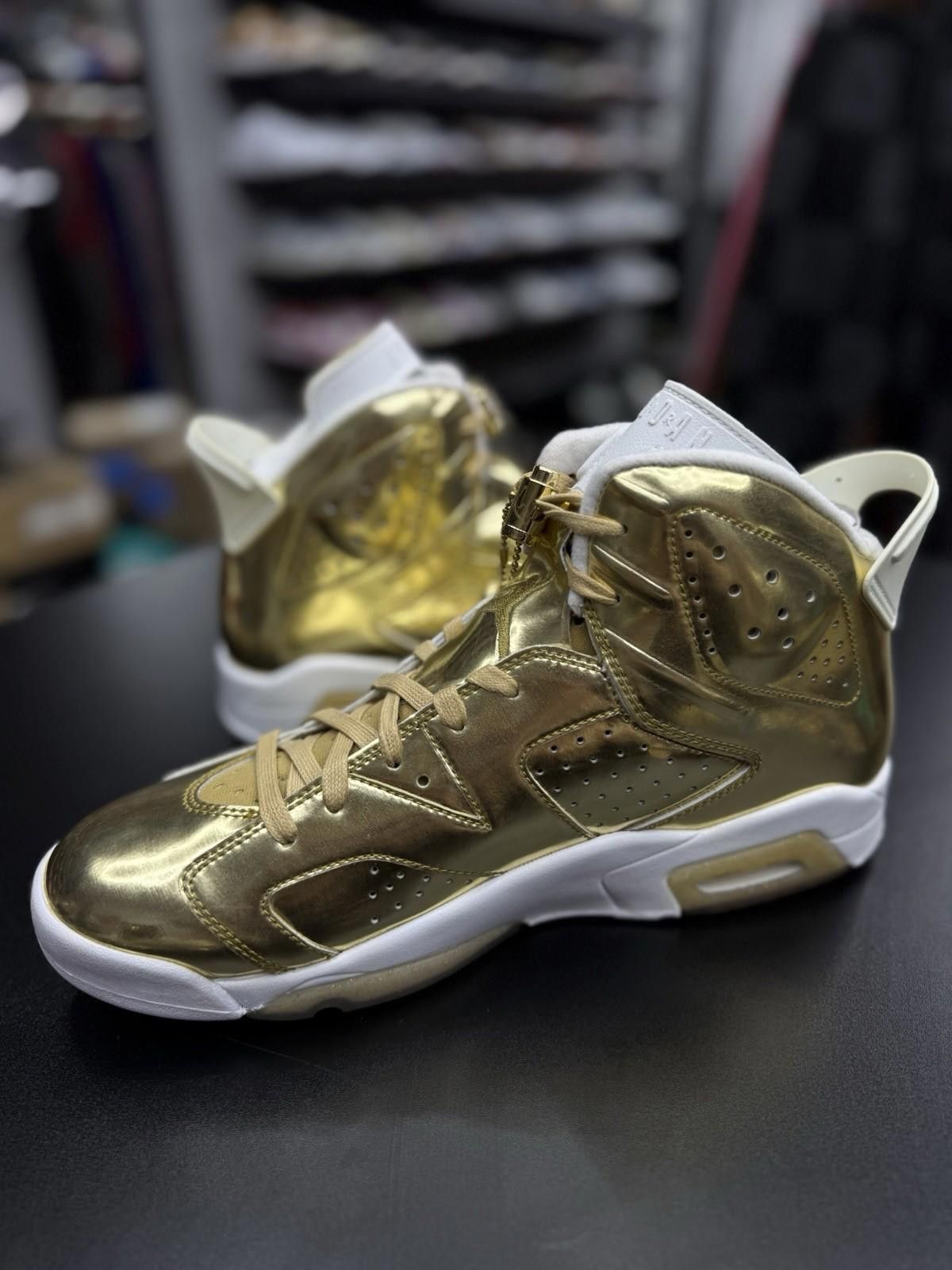 Jordan Brand Size 10 - Air Jordan 6 Retro Pinnacle (854271-730) Size US 10 / EU 43 - 10 Thumbnail
