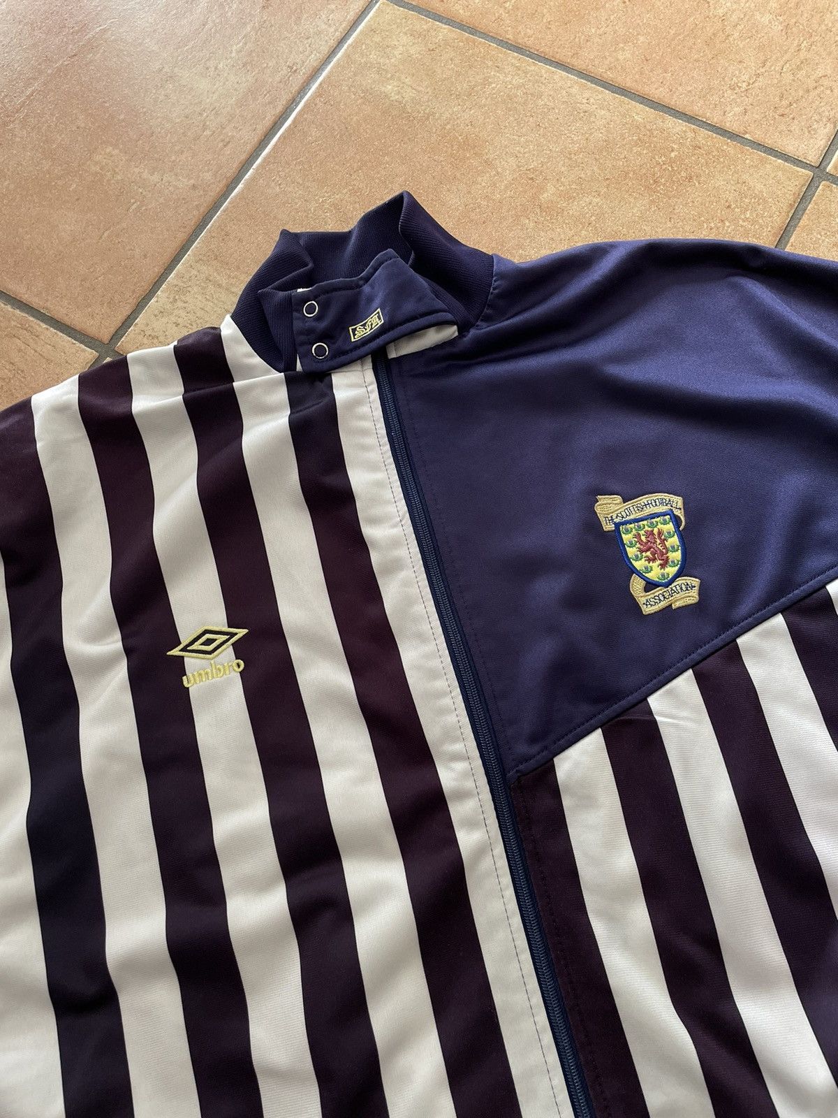 Vintage Umbro Scotland Vintage RARE Track Jacket Medium Size US M / EU 48-50 / 2 - 2 Thumbnail
