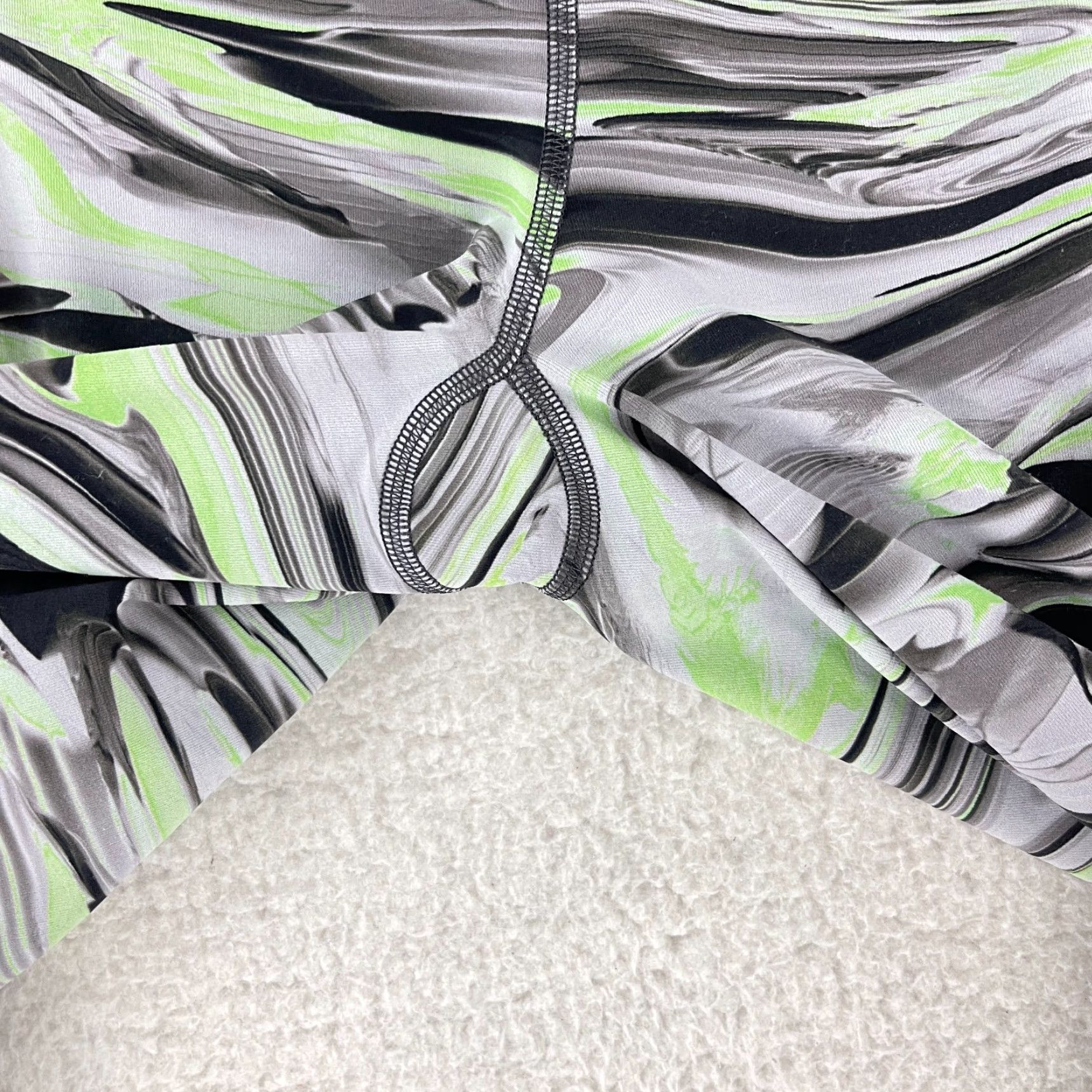 Lululemon Lululemon Green Paint Glide Swift Speed High Rise Pants Womens Size 8 Athletic Green Paint Glide Swift Speed High Rise Pants Womens Size 8 Athletic Size 30" / US 8 / IT 44 - 6 Thumbnail