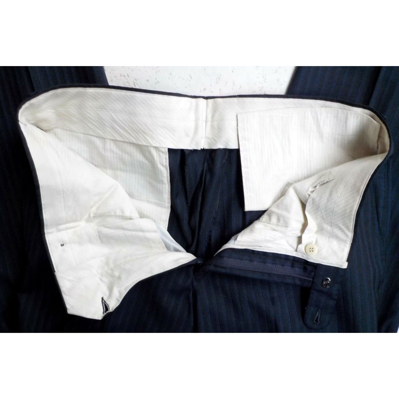 Jack Victor Jack Victor Collection Navy Blue Pinstripe Flat Front 2 Piece Suit 42R 36X28.5 Mens Wool Navy Pinstripe 2 Button Suit Size 42R - 8 Thumbnail