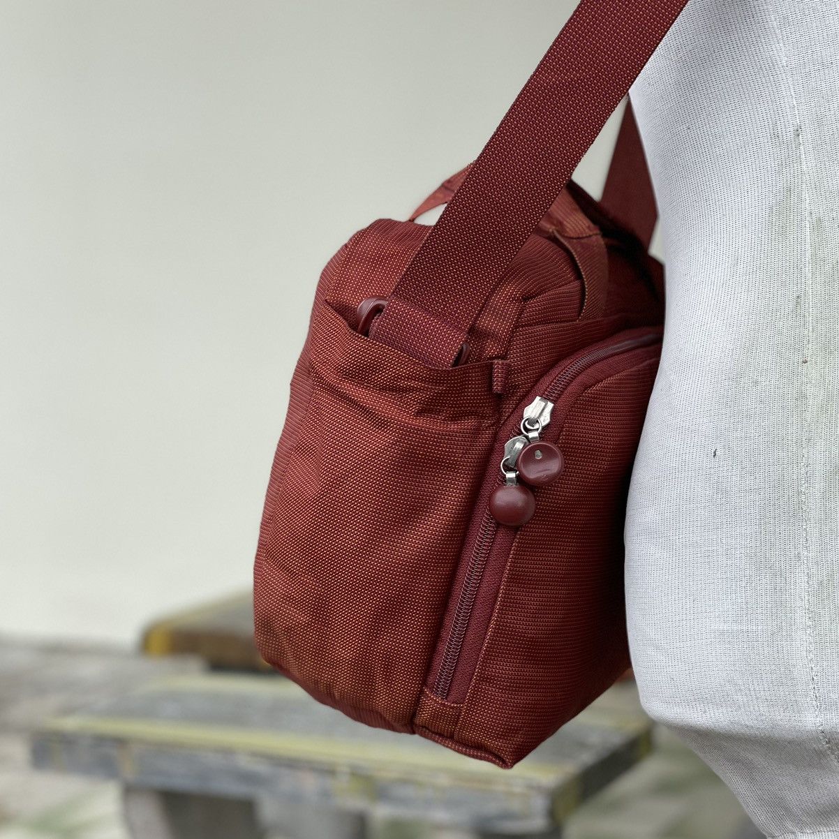Japanese Brand × Mandarina Duck Y2K Mandarina Duck Multi-Pocket Shoulder Bag Size ONE SIZE - 4 Thumbnail