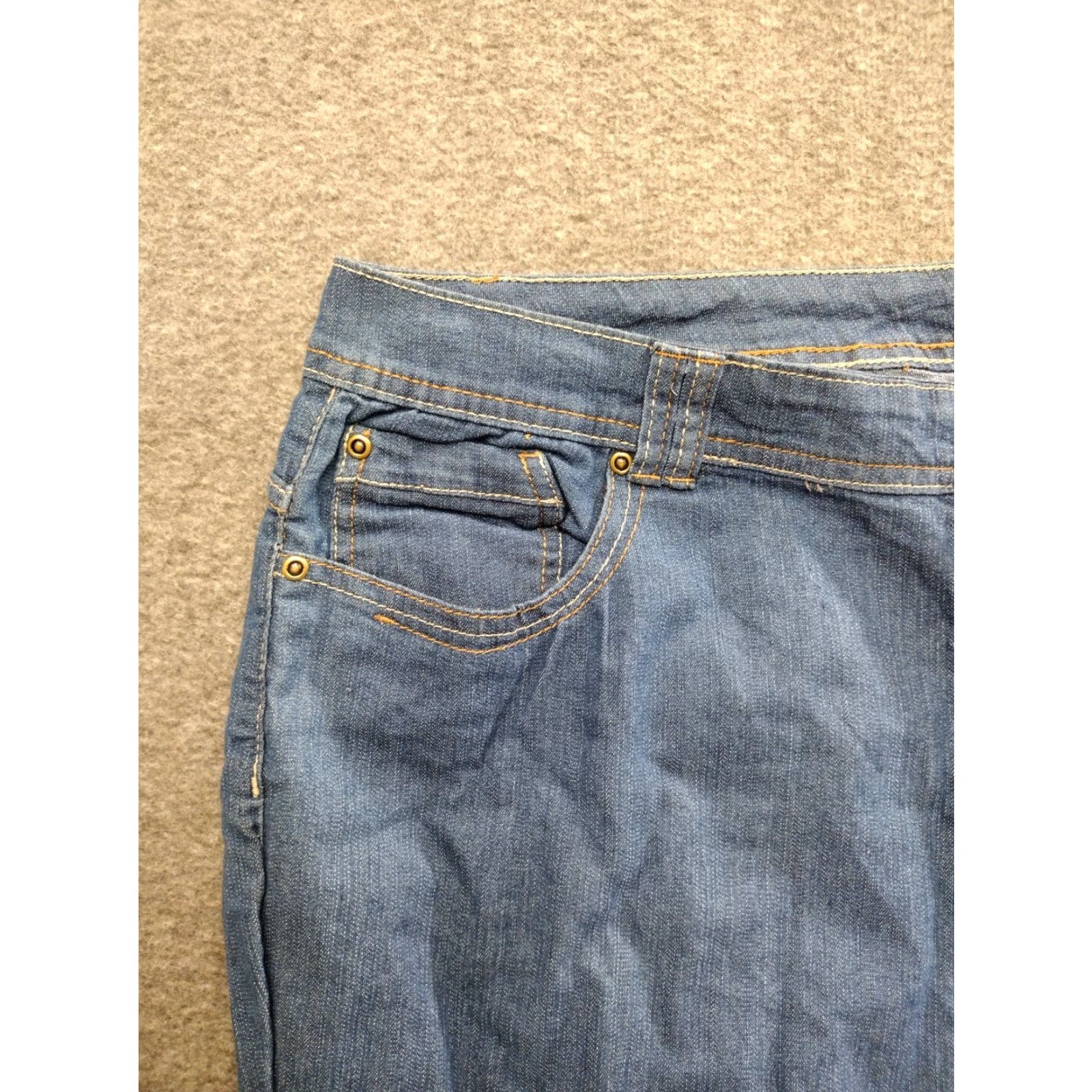 Vintage F&F Women Capri Jeans Denim 22 38/40 Blue High Rise 5-Pocket Button Denim Capri Jeans Casual Bohemian 90s Womens Size 40" / US 18 - 6 Thumbnail