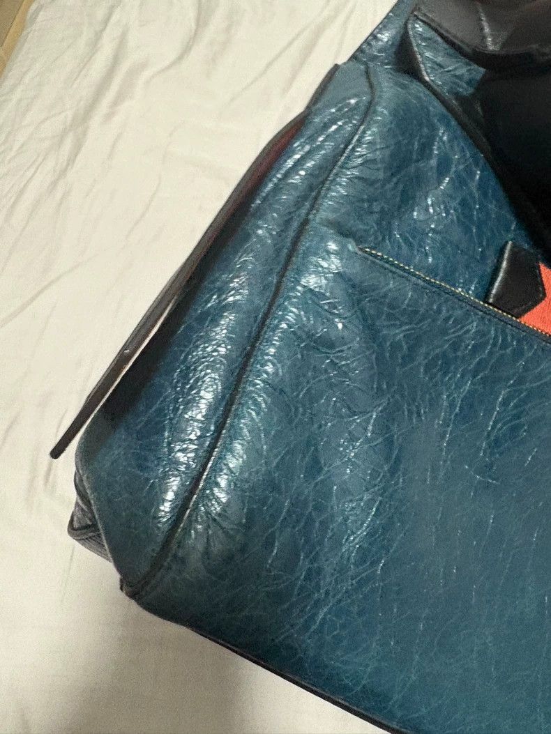 Givenchy Givenchy Shoulder bag with missing strap, minor signs of u Size ONE SIZE - 6 Thumbnail