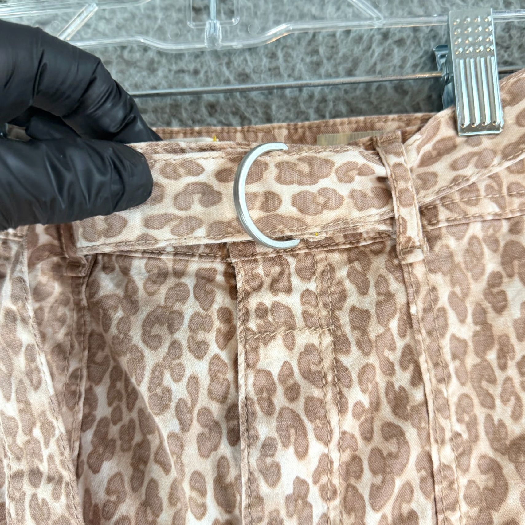 Anthropologie Anthropologie The Wanderer Pant Womens Size 28 Brown Animal Pant Cuffed Straight Size 28" / US 6 / IT 42 - 4 Thumbnail