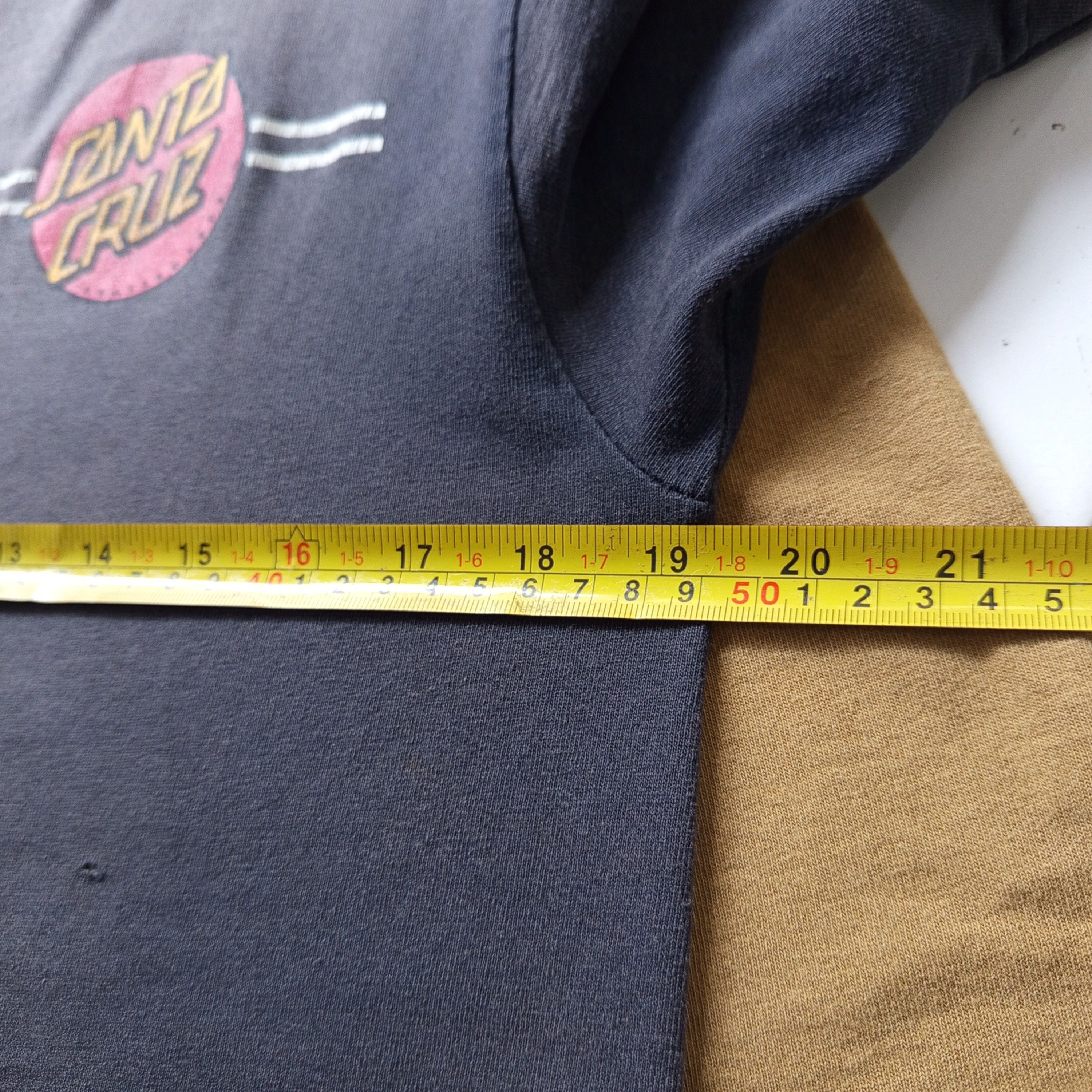 Santa Cruz Skateboards Vintage Santa Cruz Logo Skateboards t shirt Size US M / EU 48-50 / 2 - 12 Thumbnail