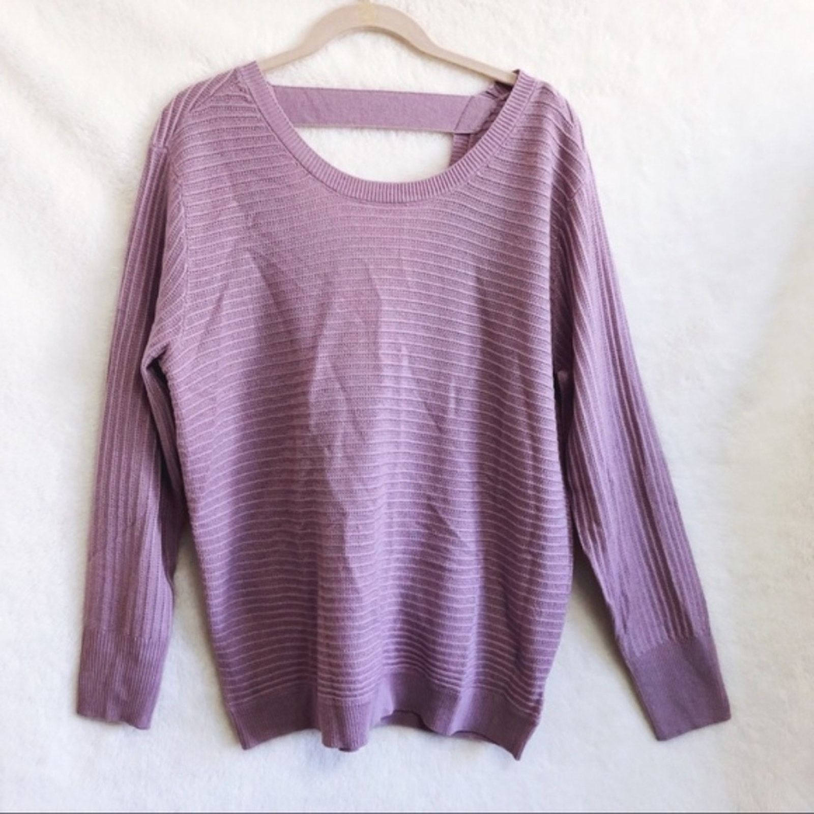 Other New York & Company Violet Semi Open Back Sweater Size S / US 4 / IT 40 - 8 Thumbnail