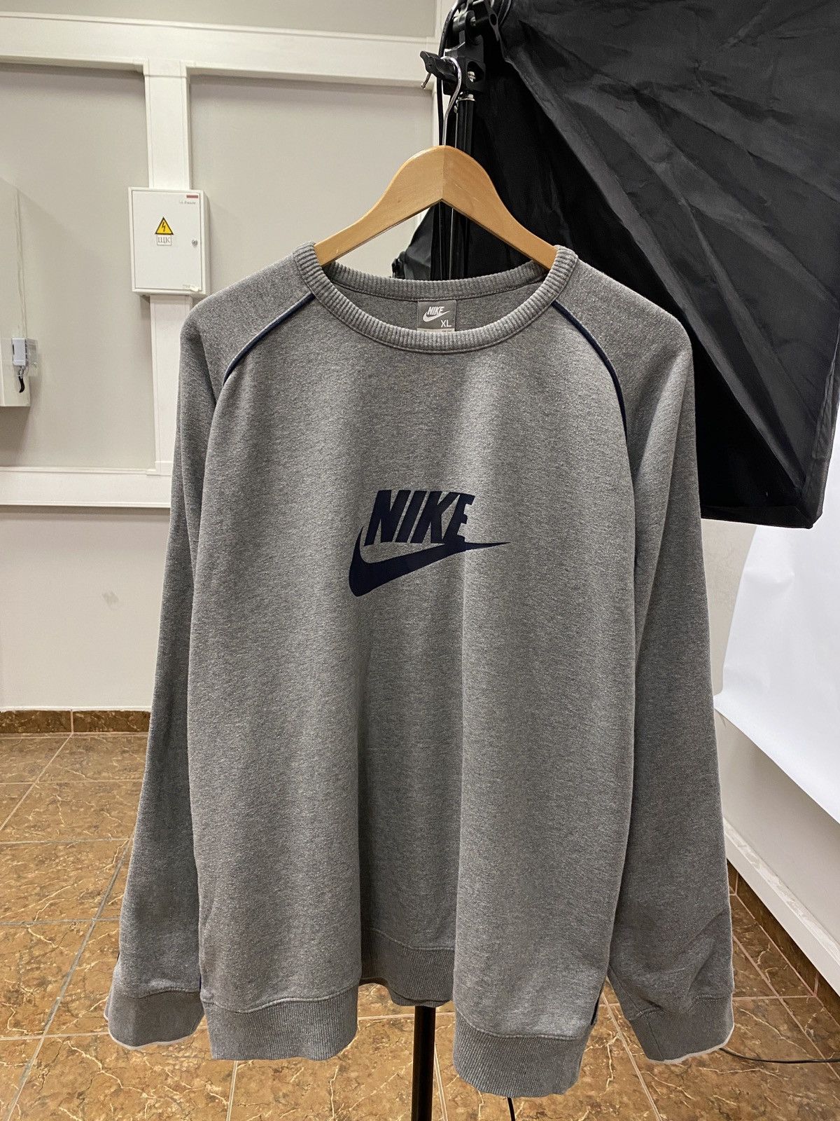 Nike 🇺🇸 Vintage 90s Nike Y2K Athletic Sweatshirt Rare Retro Hype Size US XL / EU 56 / 4 - 1 Thumbnail