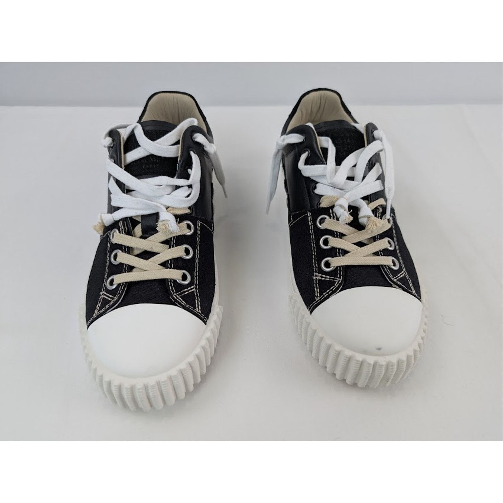 Maison Margiela o1rshd1 Evolution Low Sneakers in Black / White Size US 8 / EU 41 - 10 Thumbnail